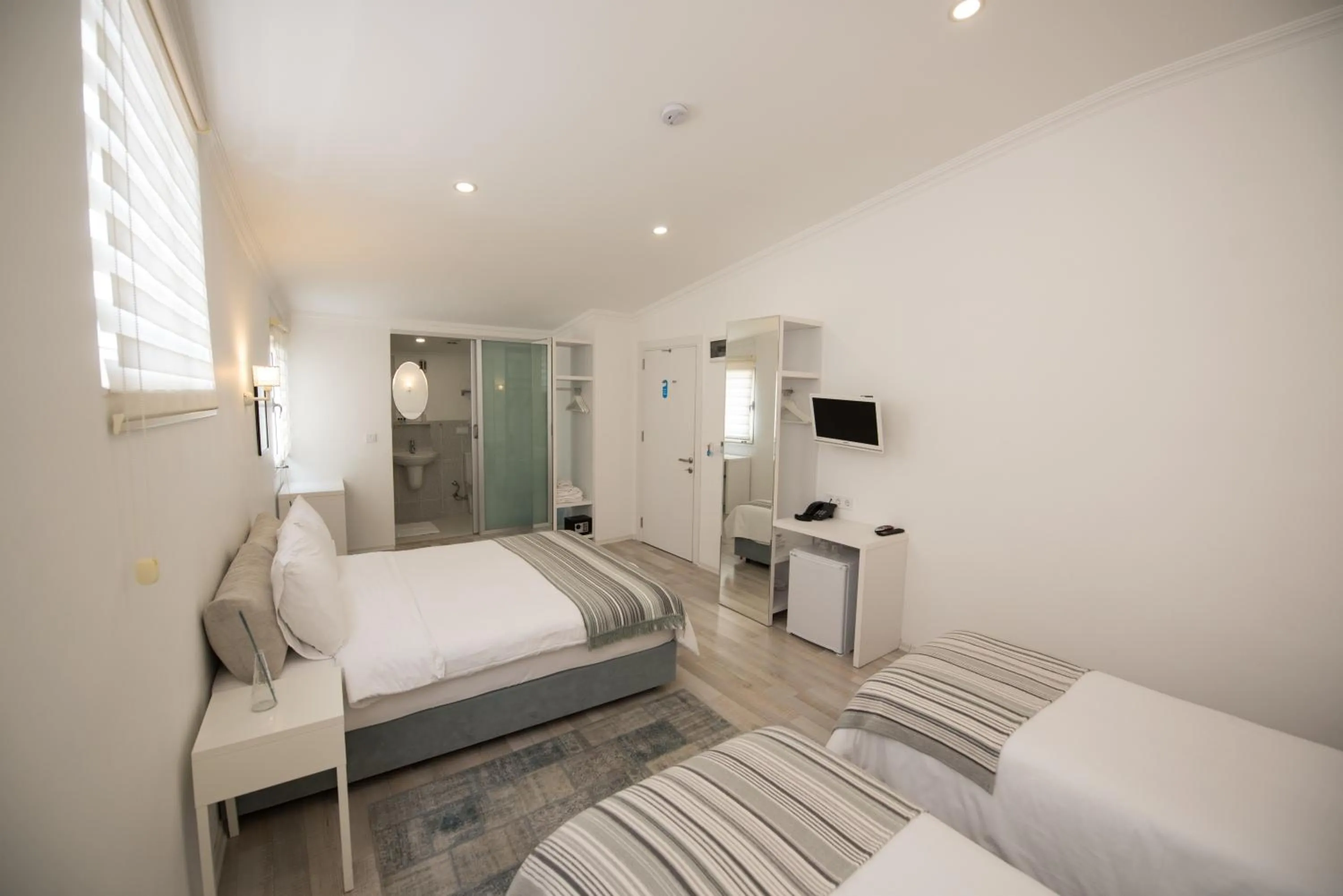 Shower in Minu Hotel