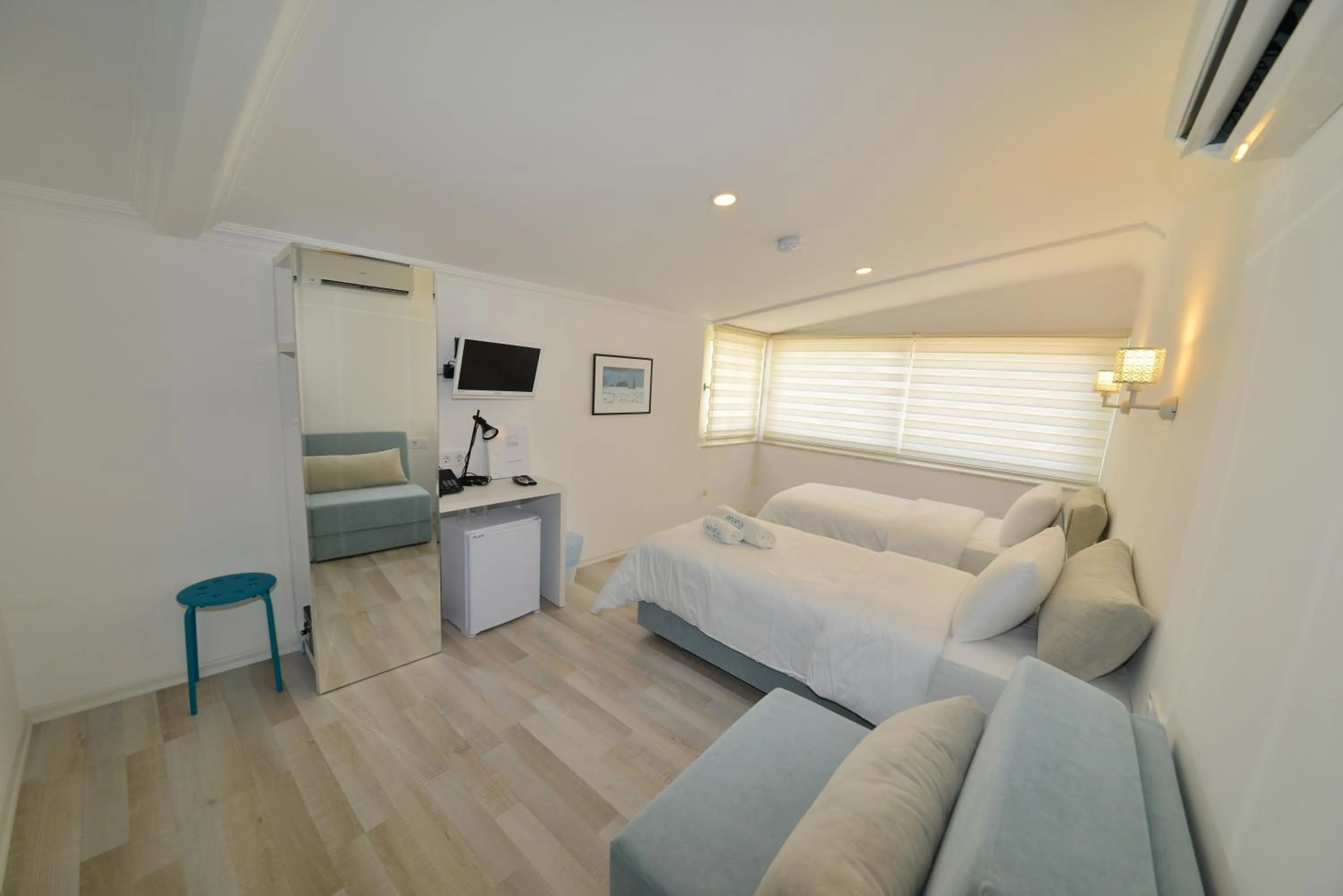 Shower in Minu Hotel