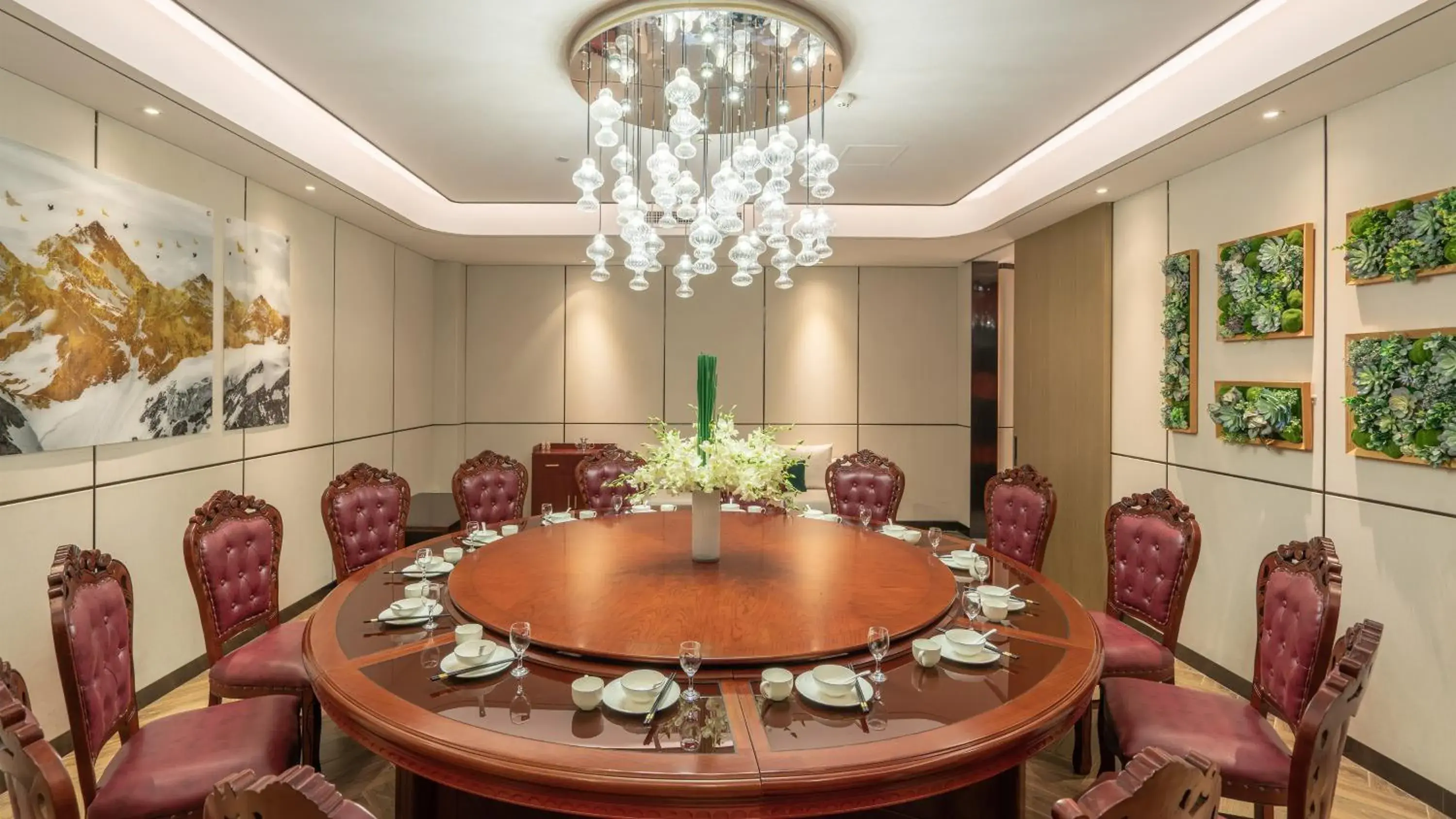 Lobby or reception in Holiday Inn Express Cangzhou High-Tech Zone by IHG Lobby or reception in Holiday Inn Express Cangzhou High-Tech Zone by IHG