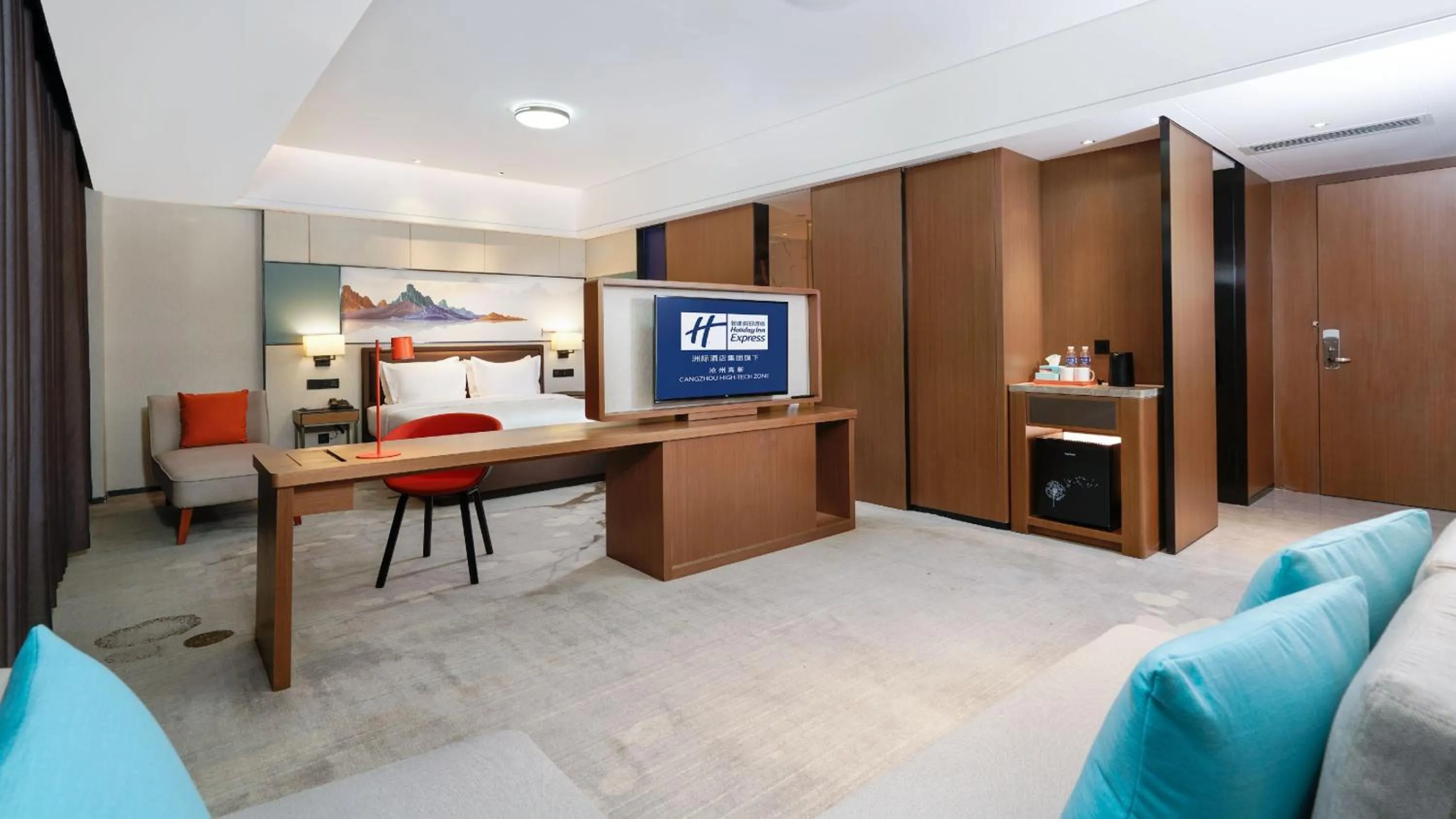 Photo of the whole room in Holiday Inn Express Cangzhou High-Tech Zone by IHG