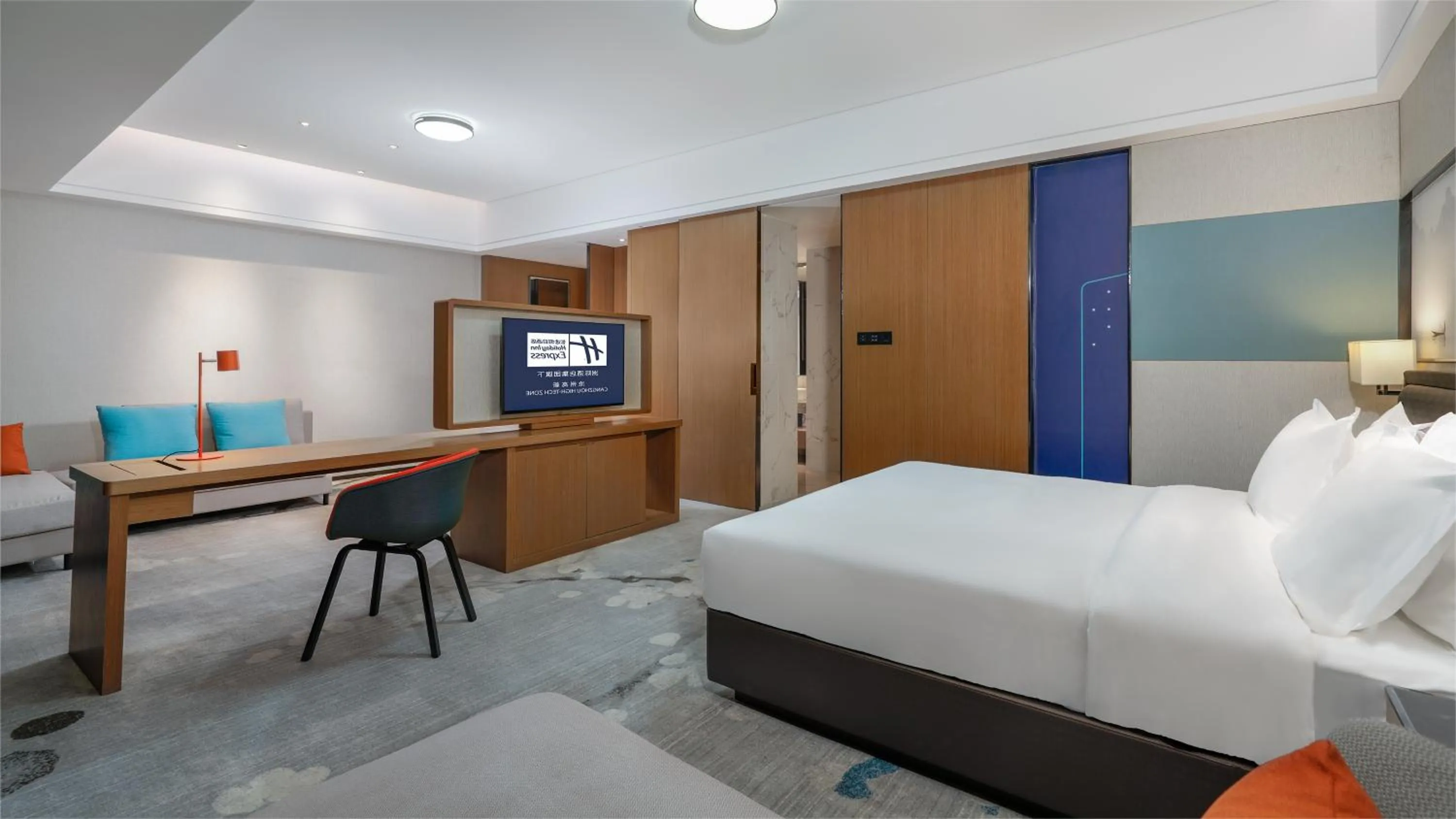 Bed in Holiday Inn Express Cangzhou High-Tech Zone by IHG