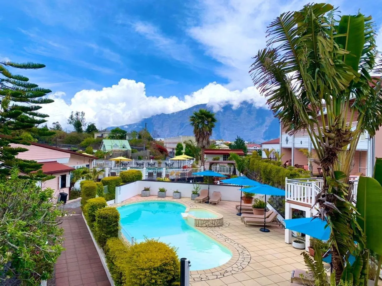 Swimming pool in Hotel Des Neiges