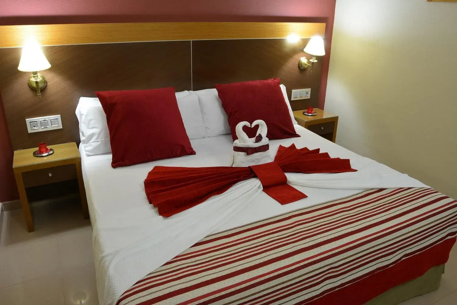 Bedroom, Bed in Hotel Regio 2 Bedroom, Bed in Hotel Regio 2