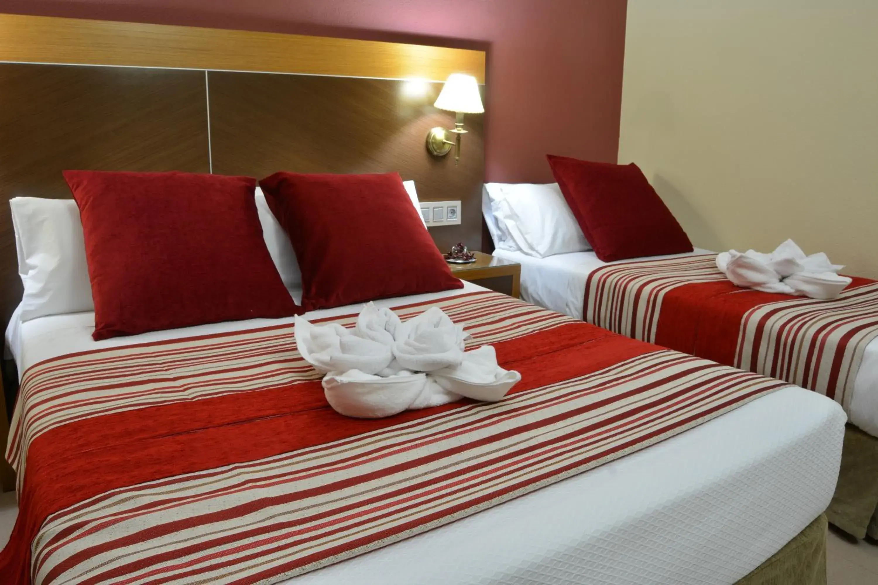 Photo of the whole room, Bed in Hotel Regio 2 Photo of the whole room, Bed in Hotel Regio 2