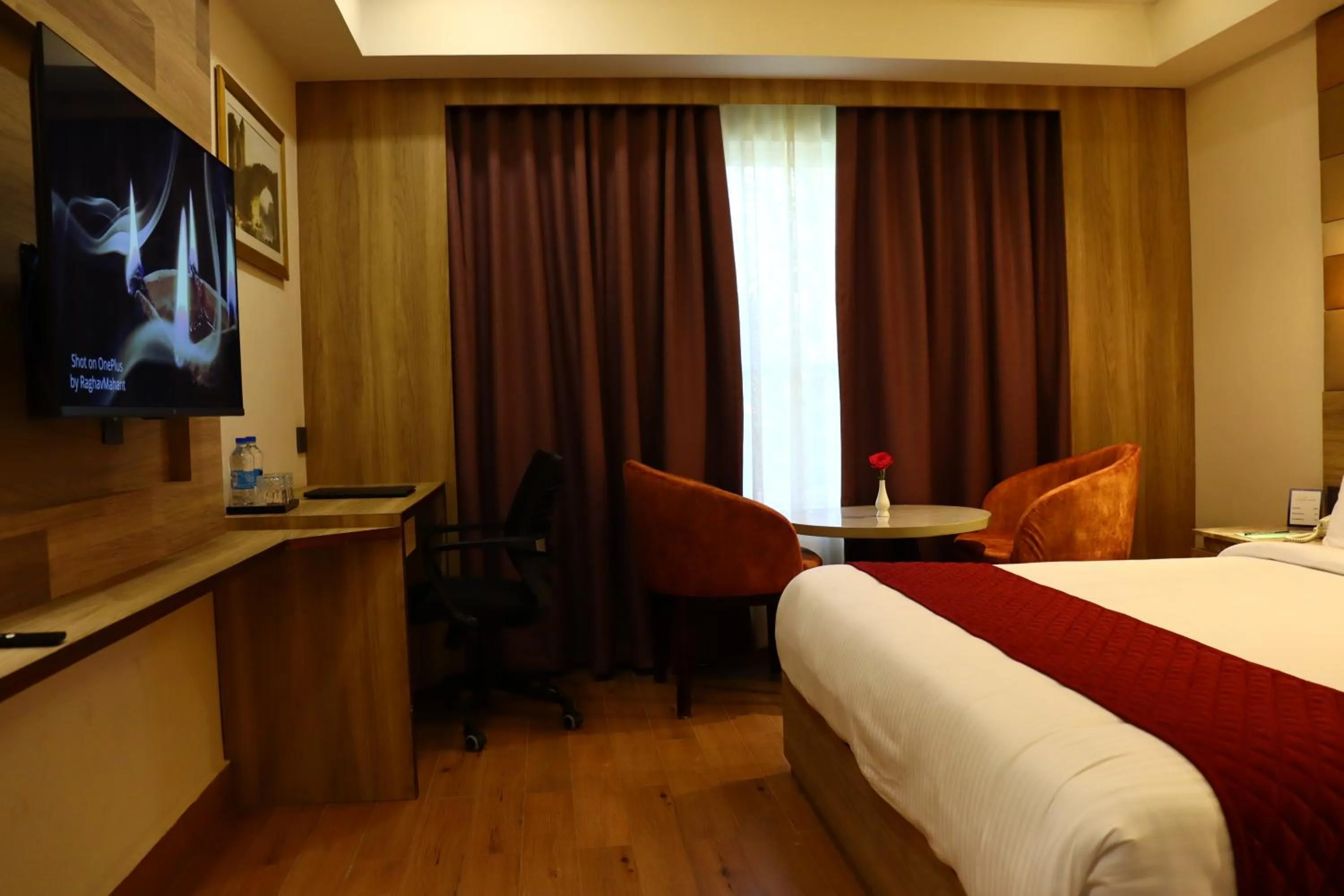 Bed in Capital Park Residency