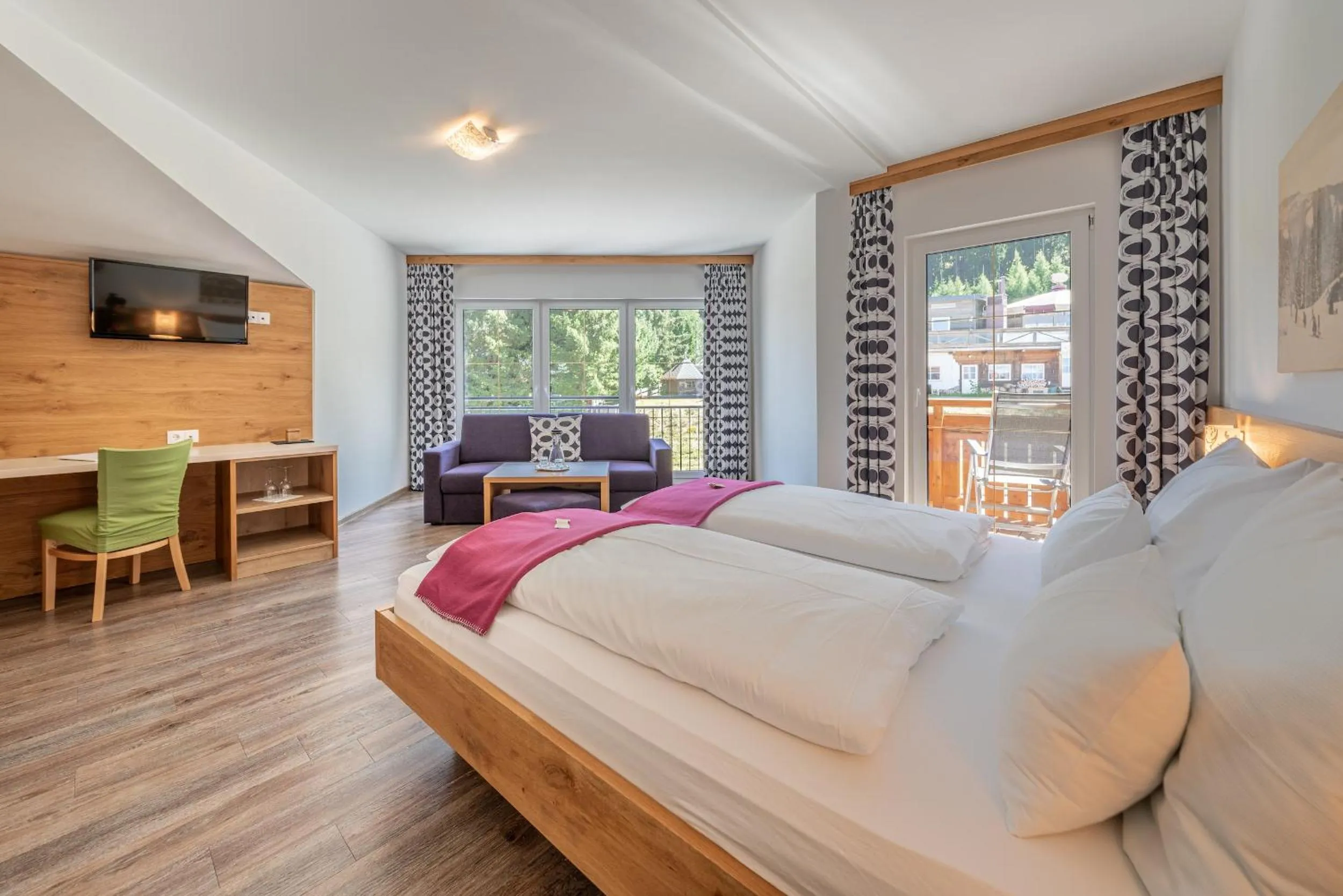 Photo of the whole room, Bed in Hotel Winterer