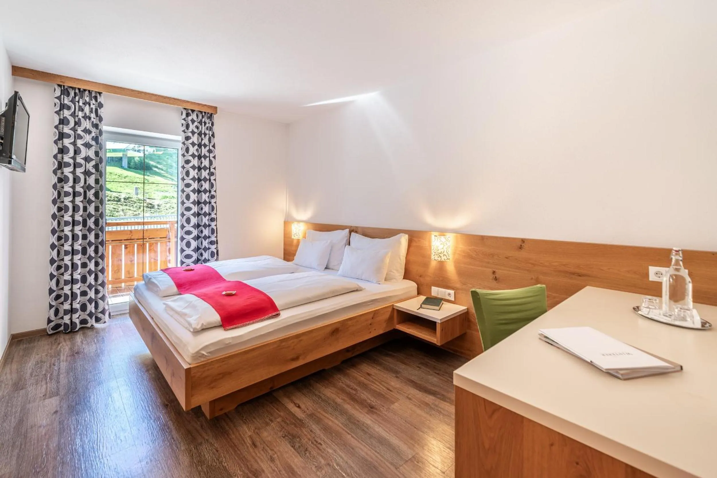 Photo of the whole room, Bed in Hotel Winterer