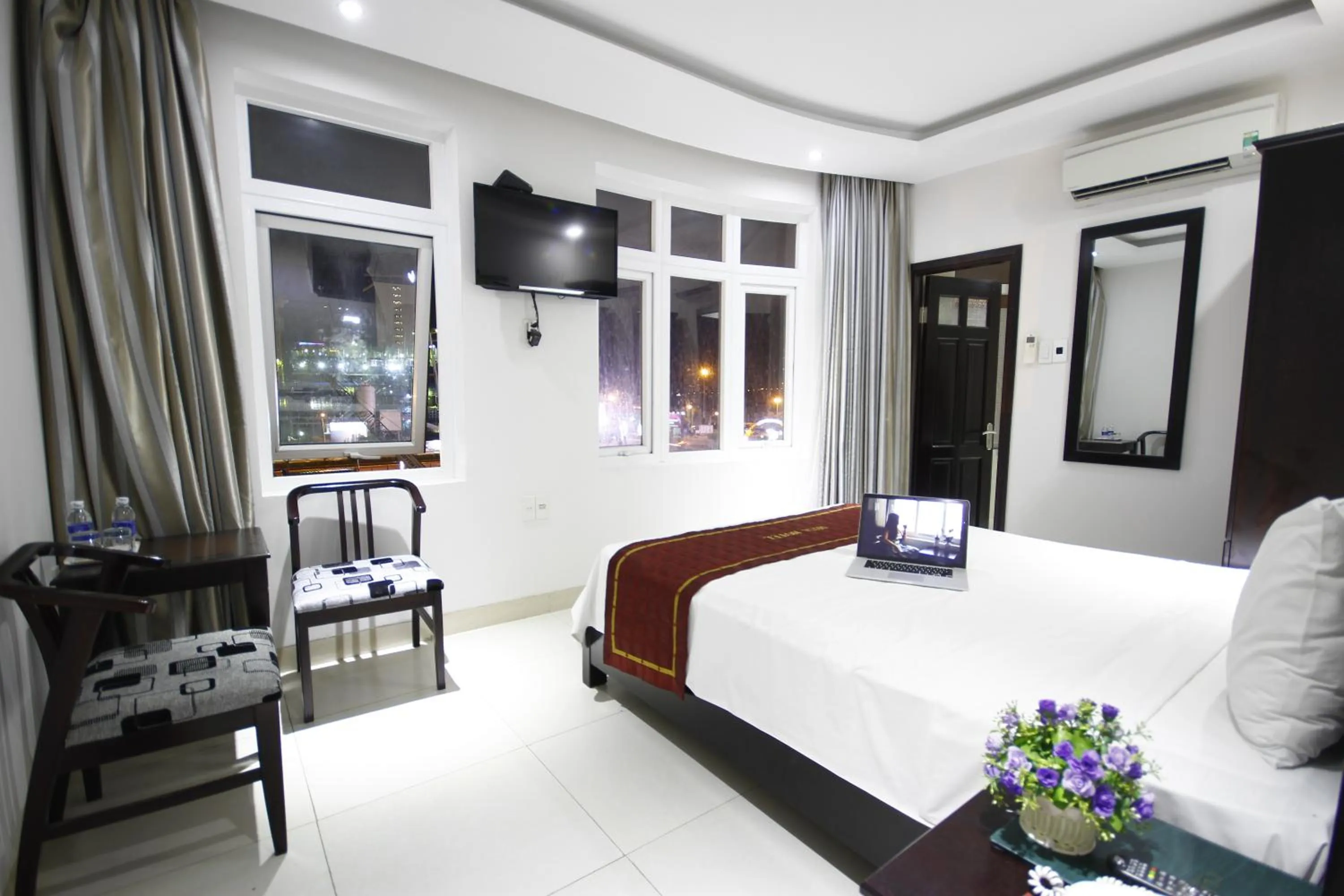 Photo of the whole room, Bed in Misa Hotel Da Nang