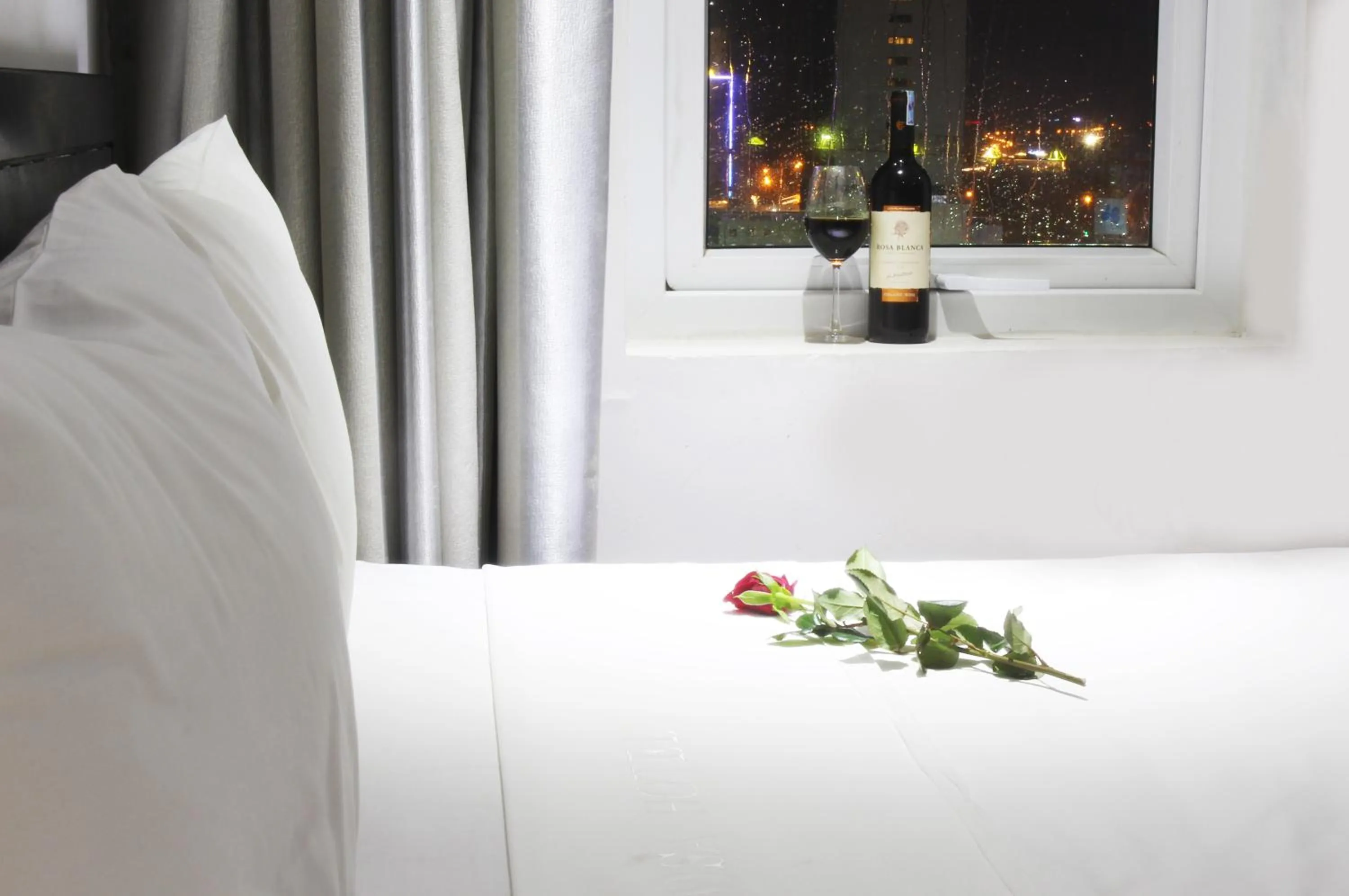 Photo of the whole room, Bed in Misa Hotel Da Nang