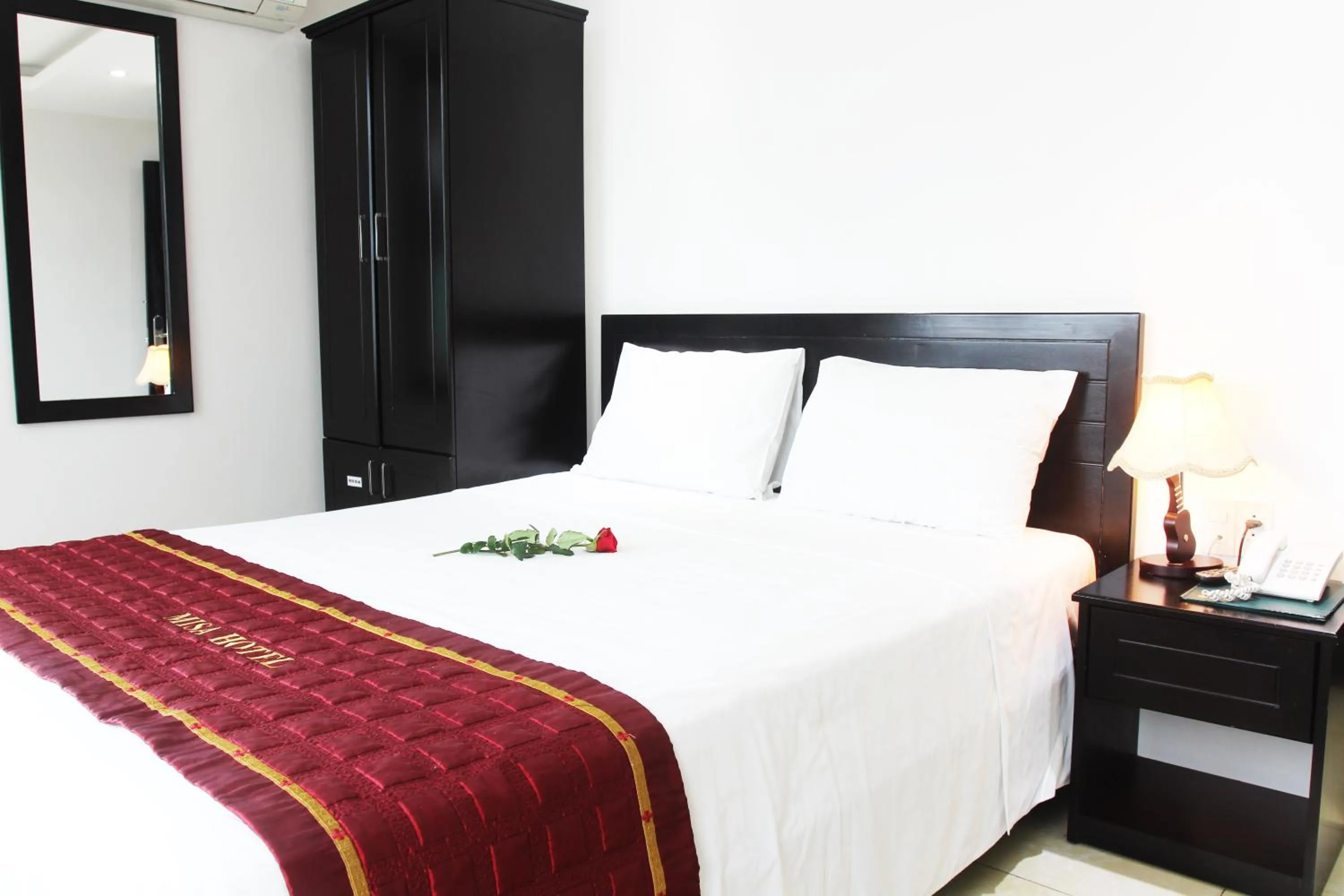 Photo of the whole room, Bed in Misa Hotel Da Nang