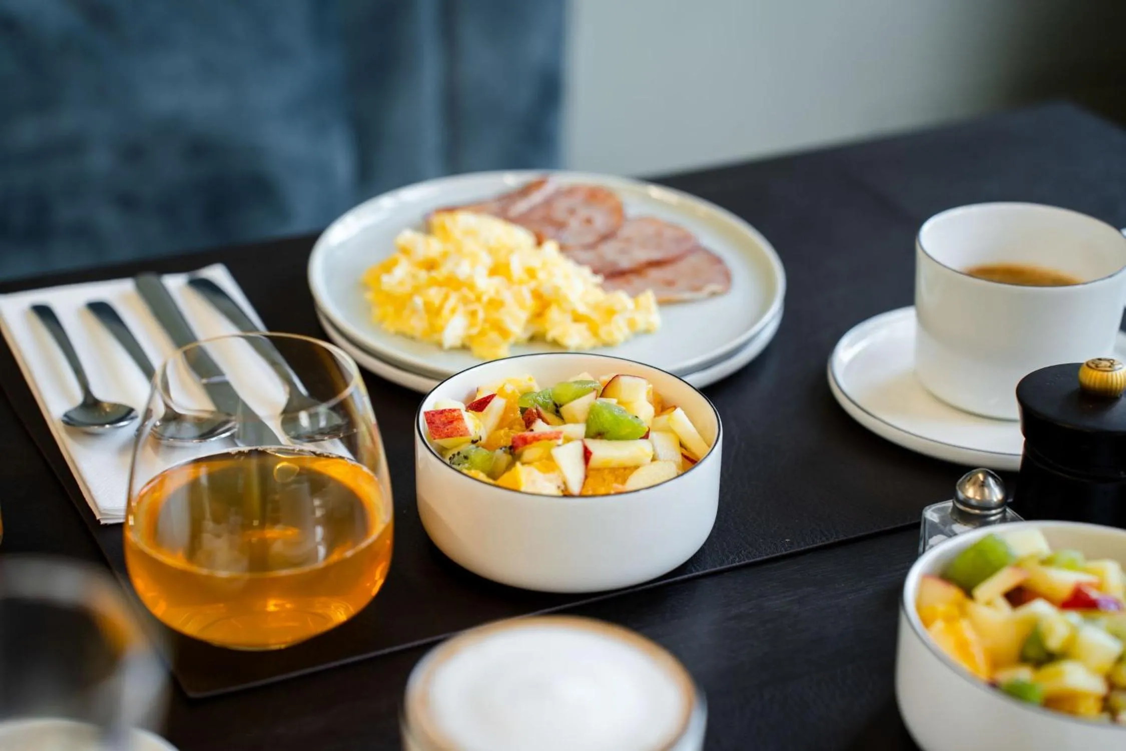 Breakfast in L'INVITATION AU VOYAGE - Hôtel & Spa