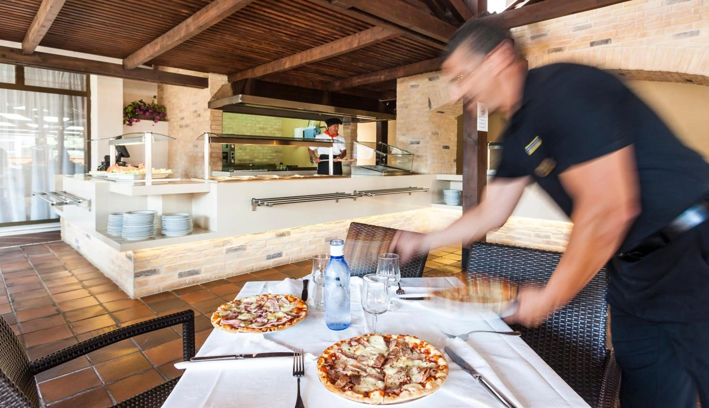 Restaurant/places to eat in Globales Santa Ponsa Park