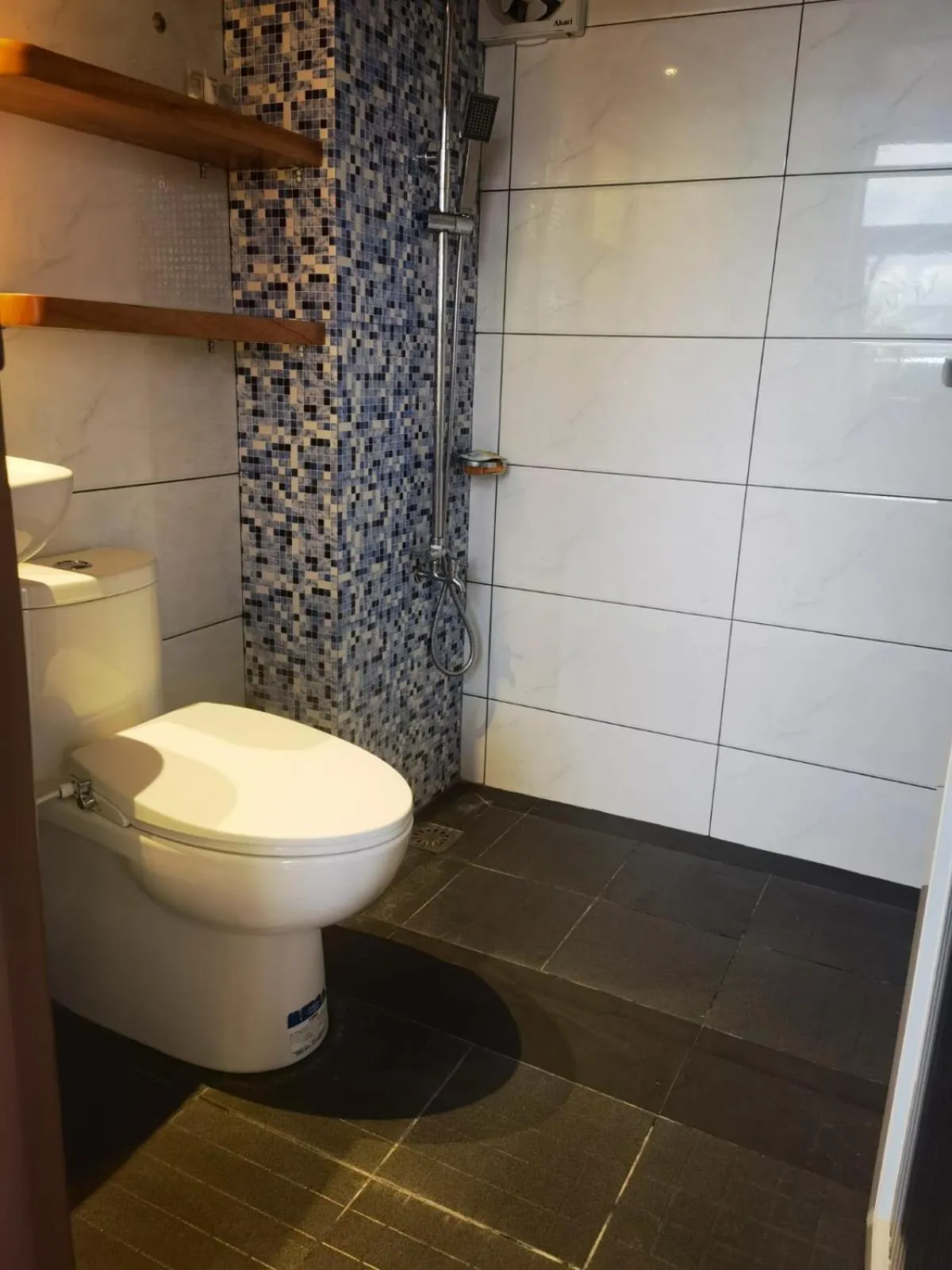 Bathroom in Burj Calapan