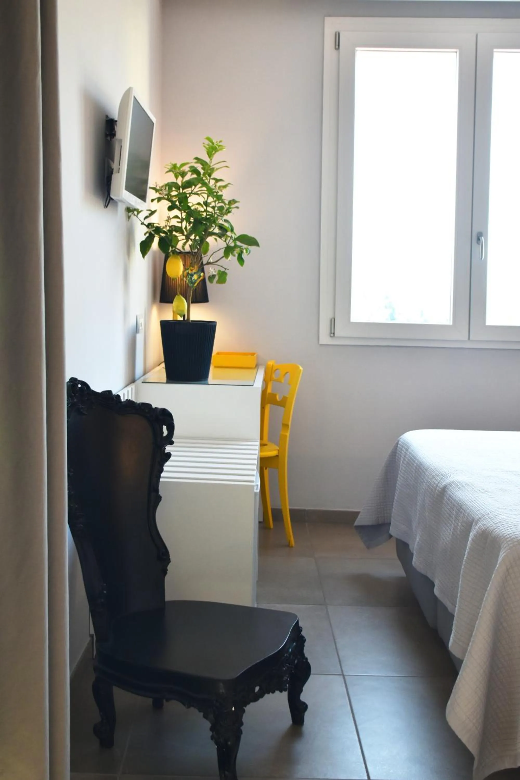 Seating area, Bed in Casa Lucia