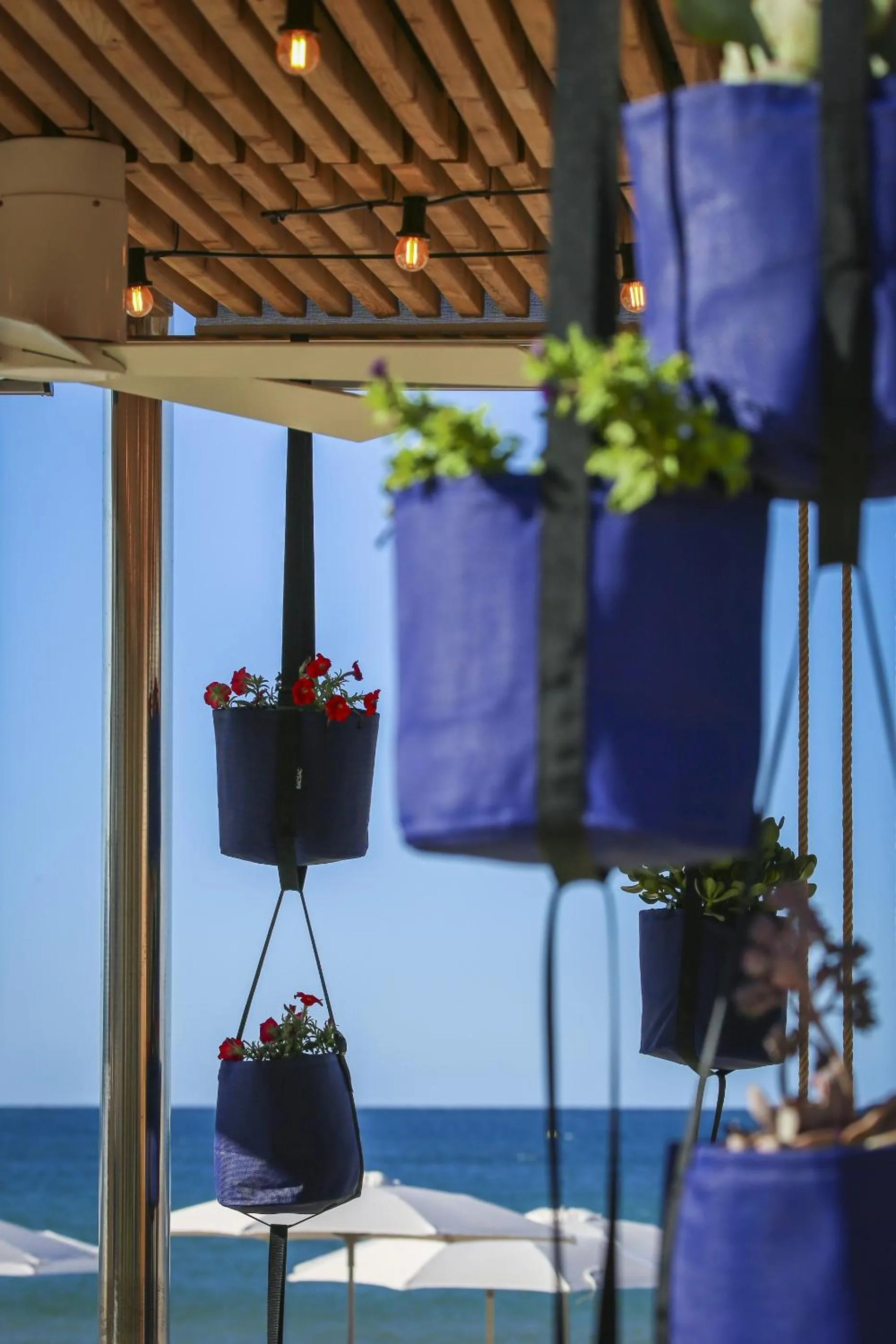 Restaurant/places to eat in Blaumar Hotel