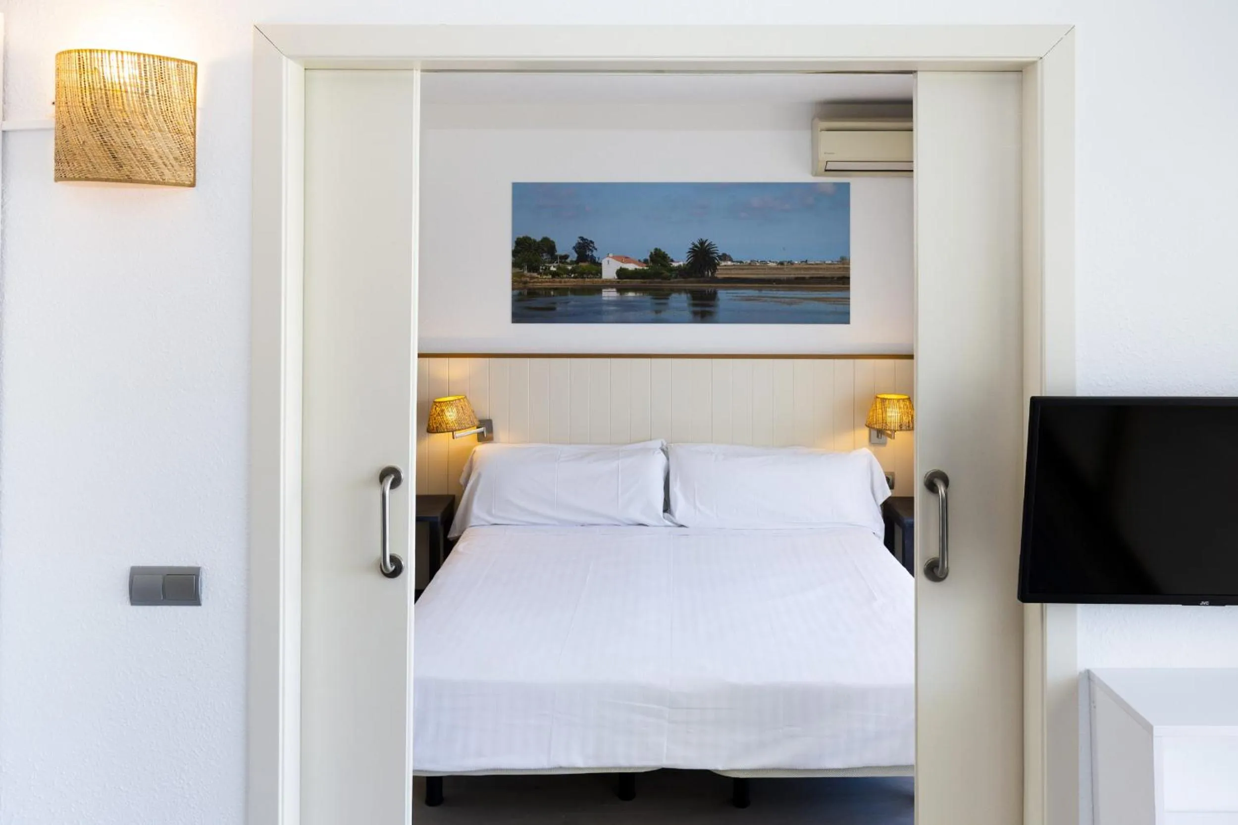 Bedroom, Bed in Blaumar Hotel