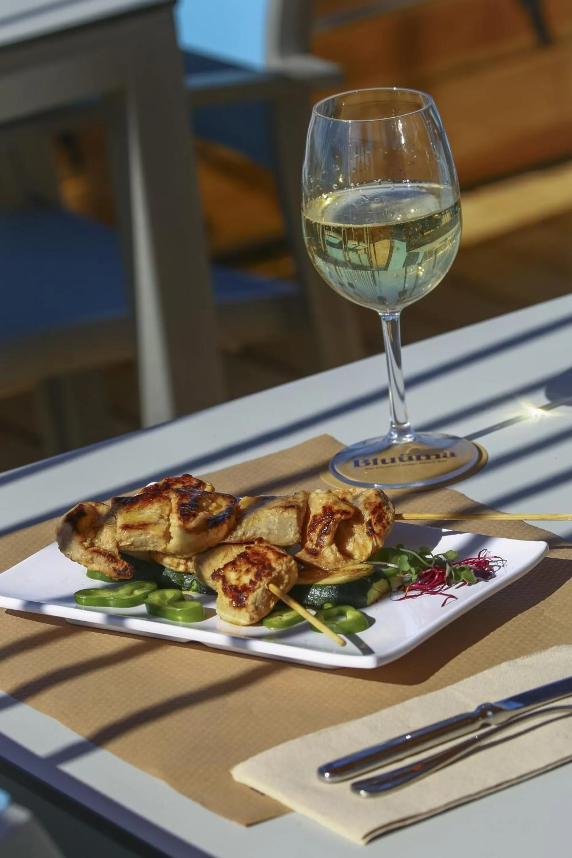 Restaurant/places to eat in Blaumar Hotel