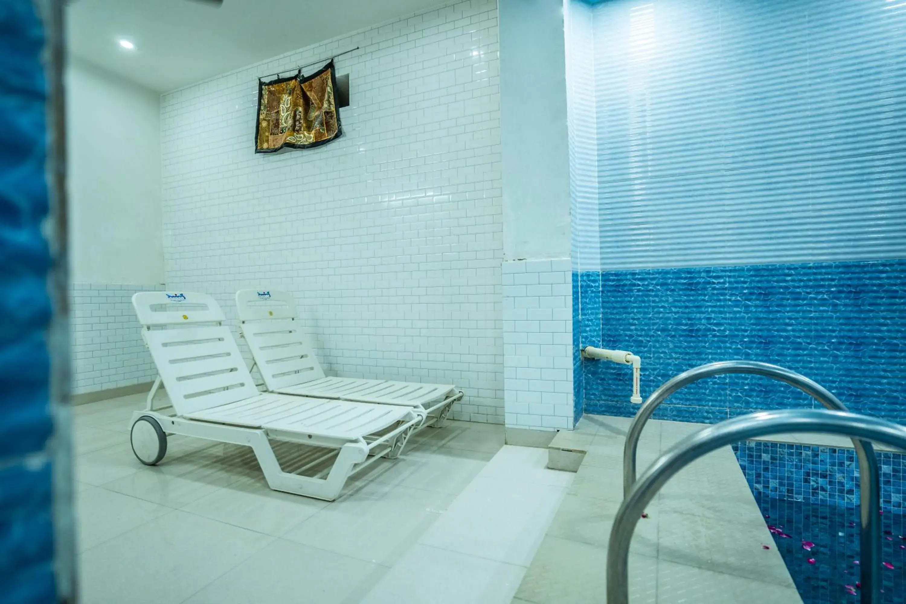 in Hotel Marina Mahal with Swimming Pool in Hotel Marina Mahal with Swimming Pool