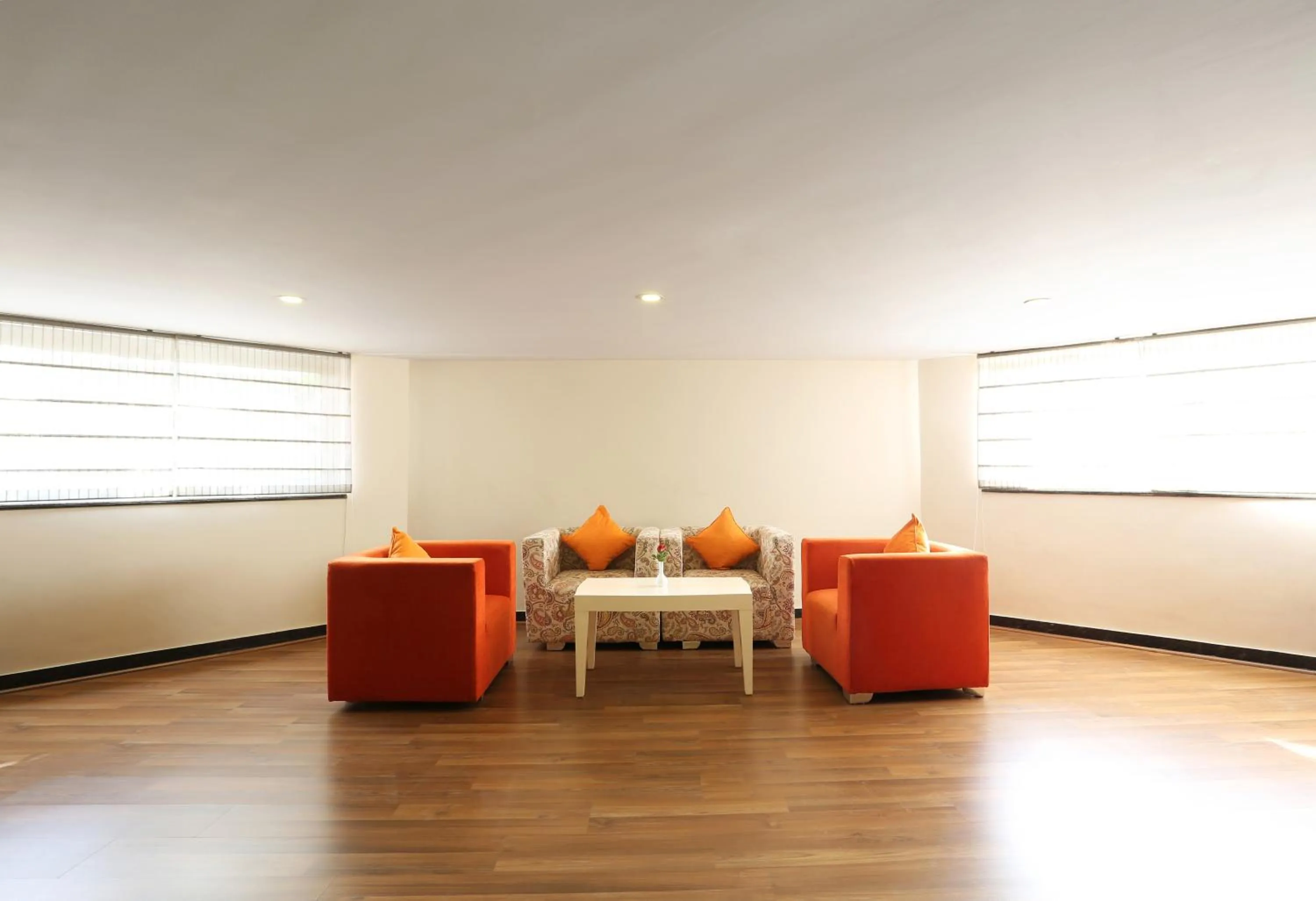 Seating area in Golden Tulip Jaipur