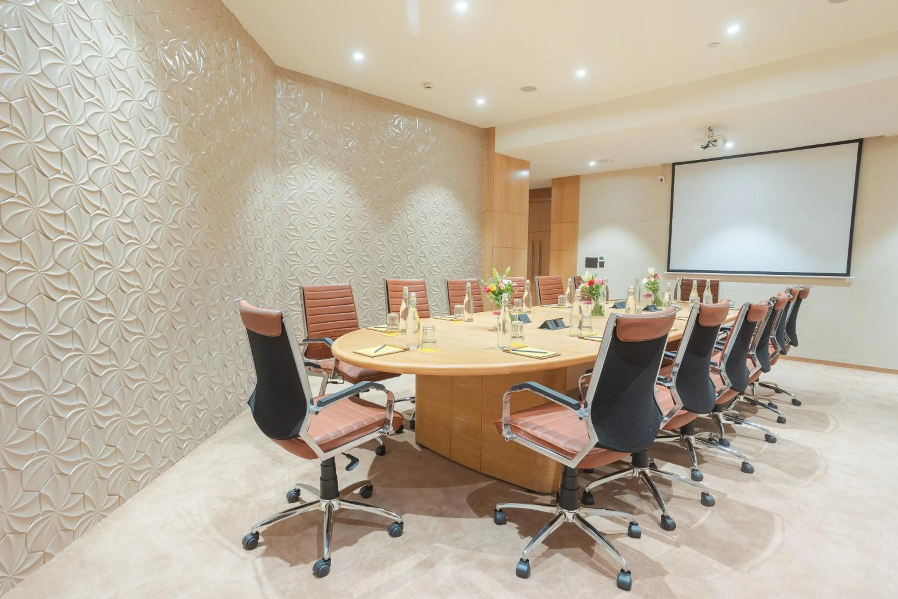 Meeting/conference room in Golden Tulip Jaipur