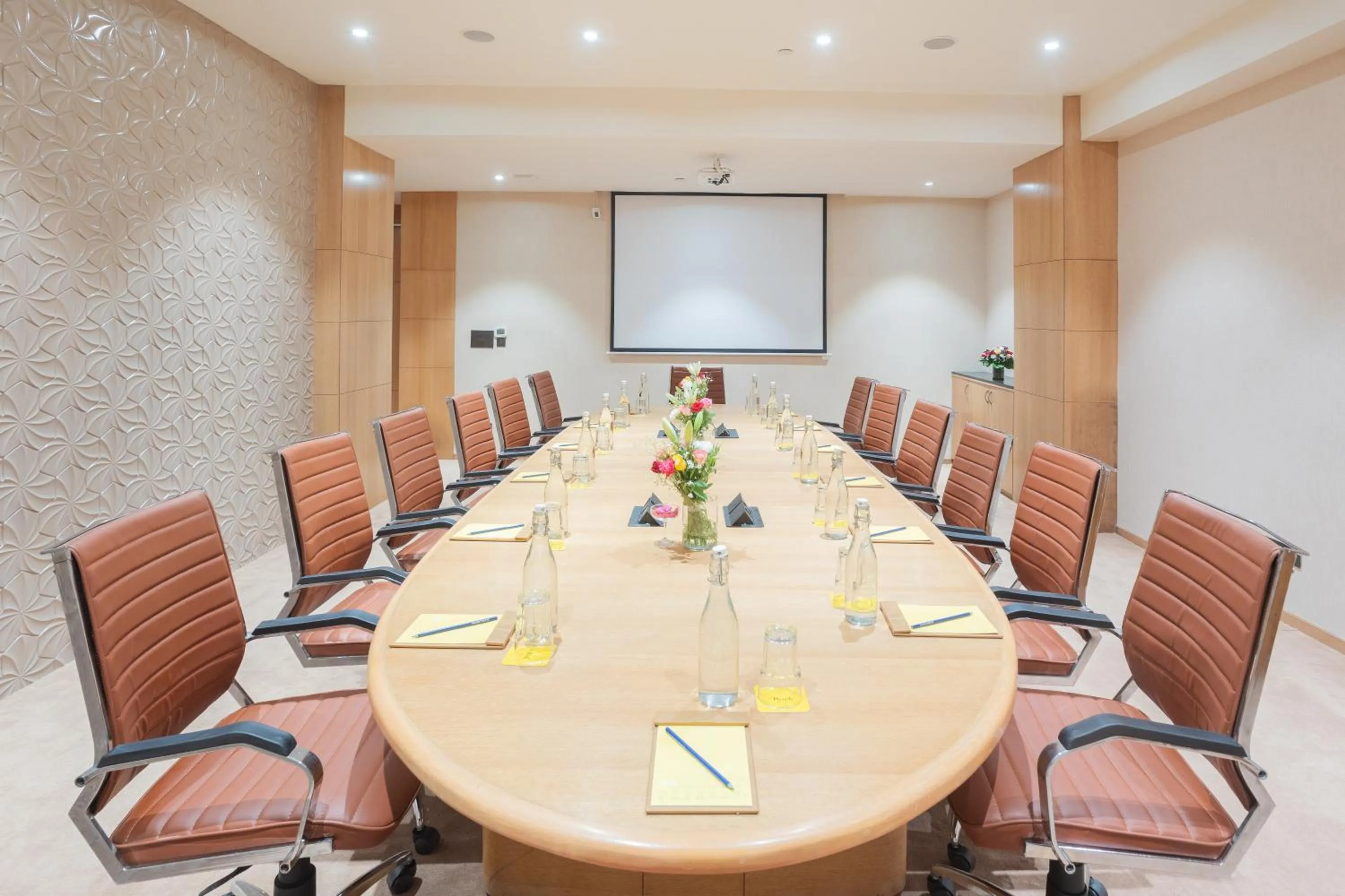 Meeting/conference room in Golden Tulip Jaipur