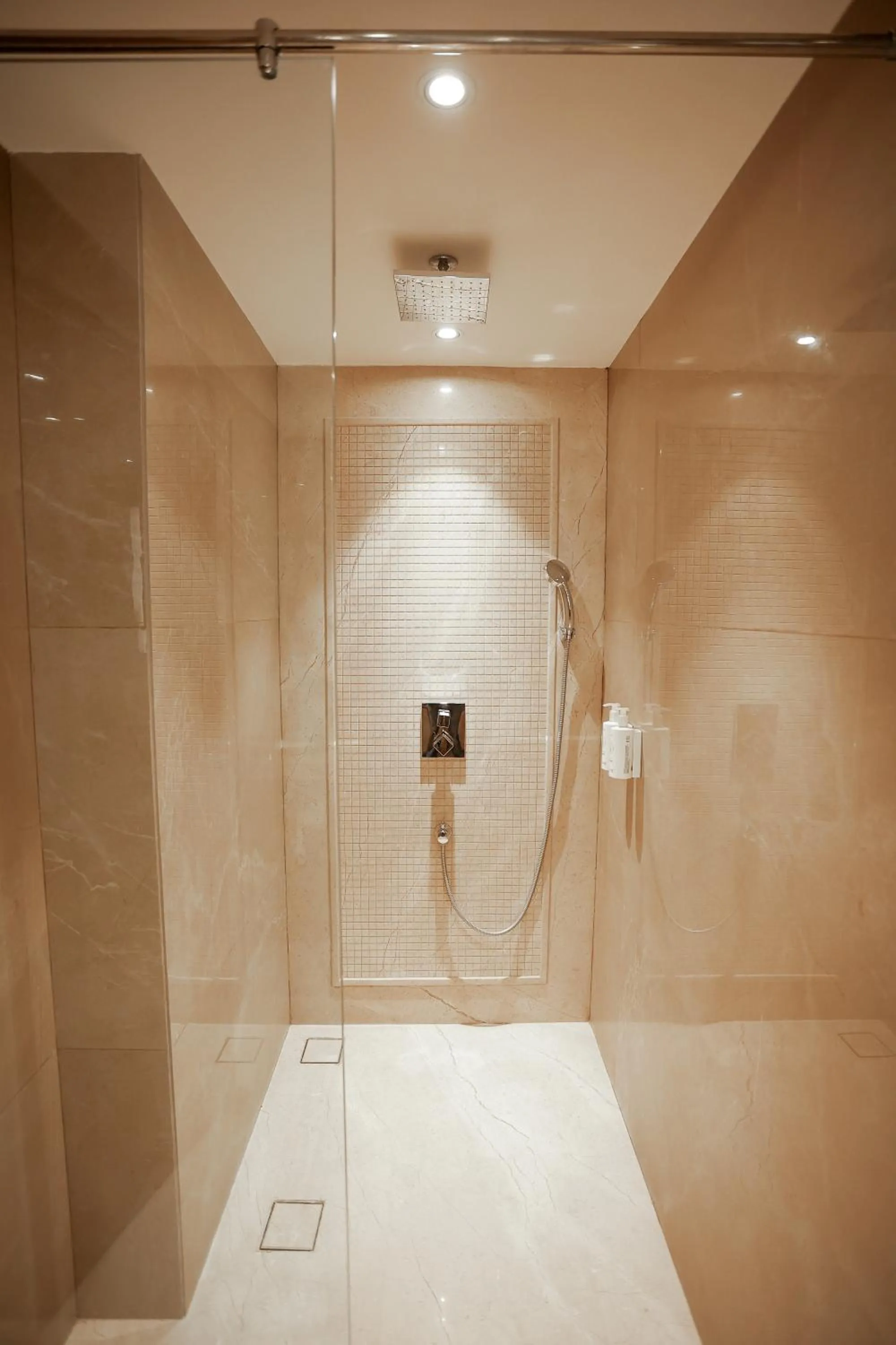 Bathroom in Golden Tulip Jaipur