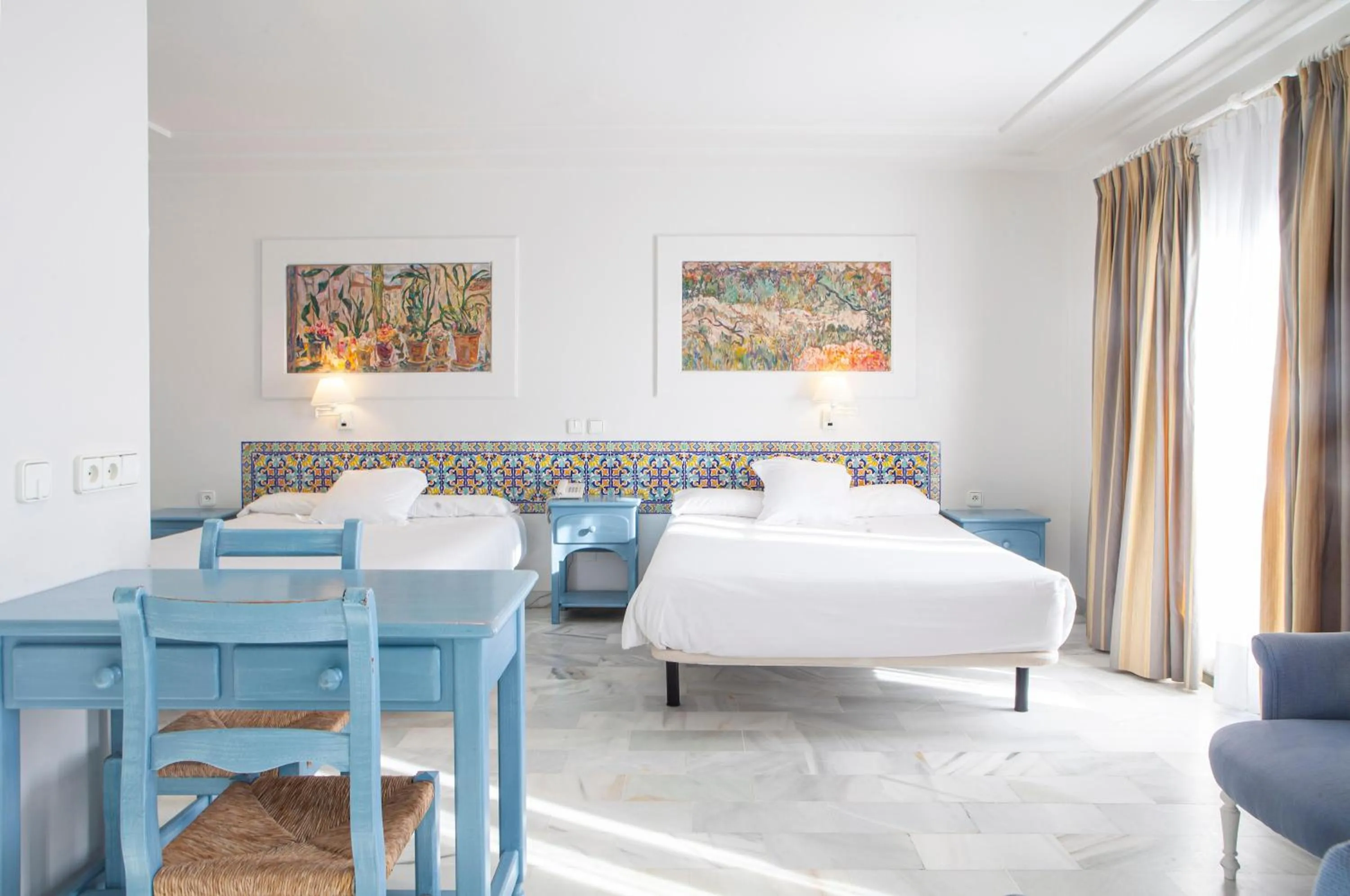 Photo of the whole room, Bed in Playa de la Luz