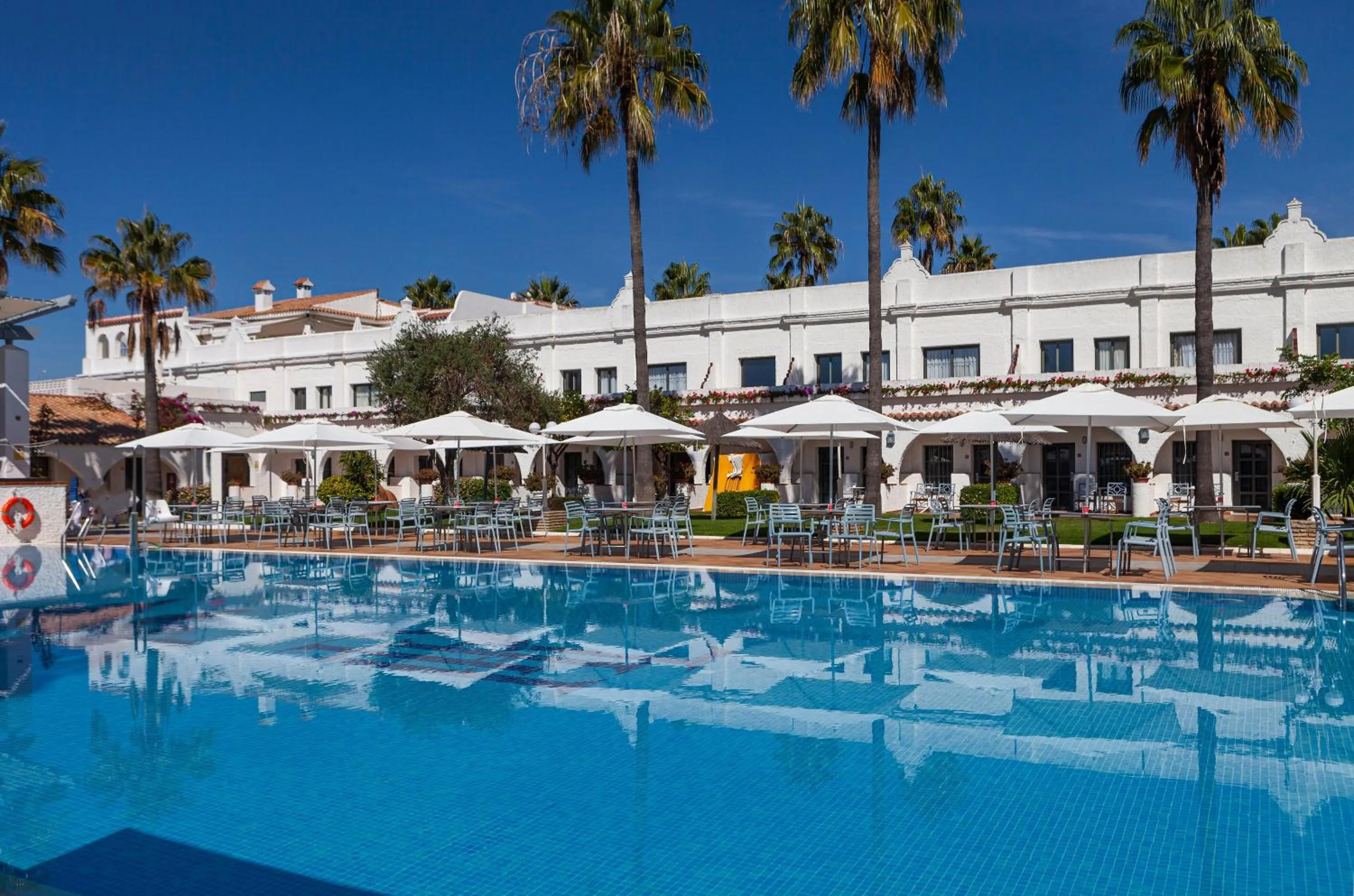 Swimming pool in Playa de la Luz