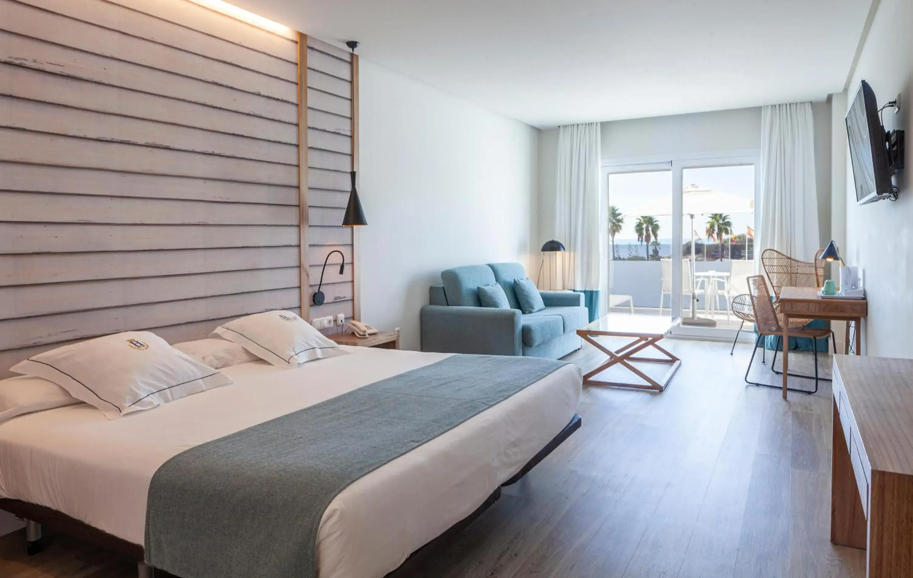 Standard Triple Studio in Playa de la Luz Standard Triple Studio in Playa de la Luz