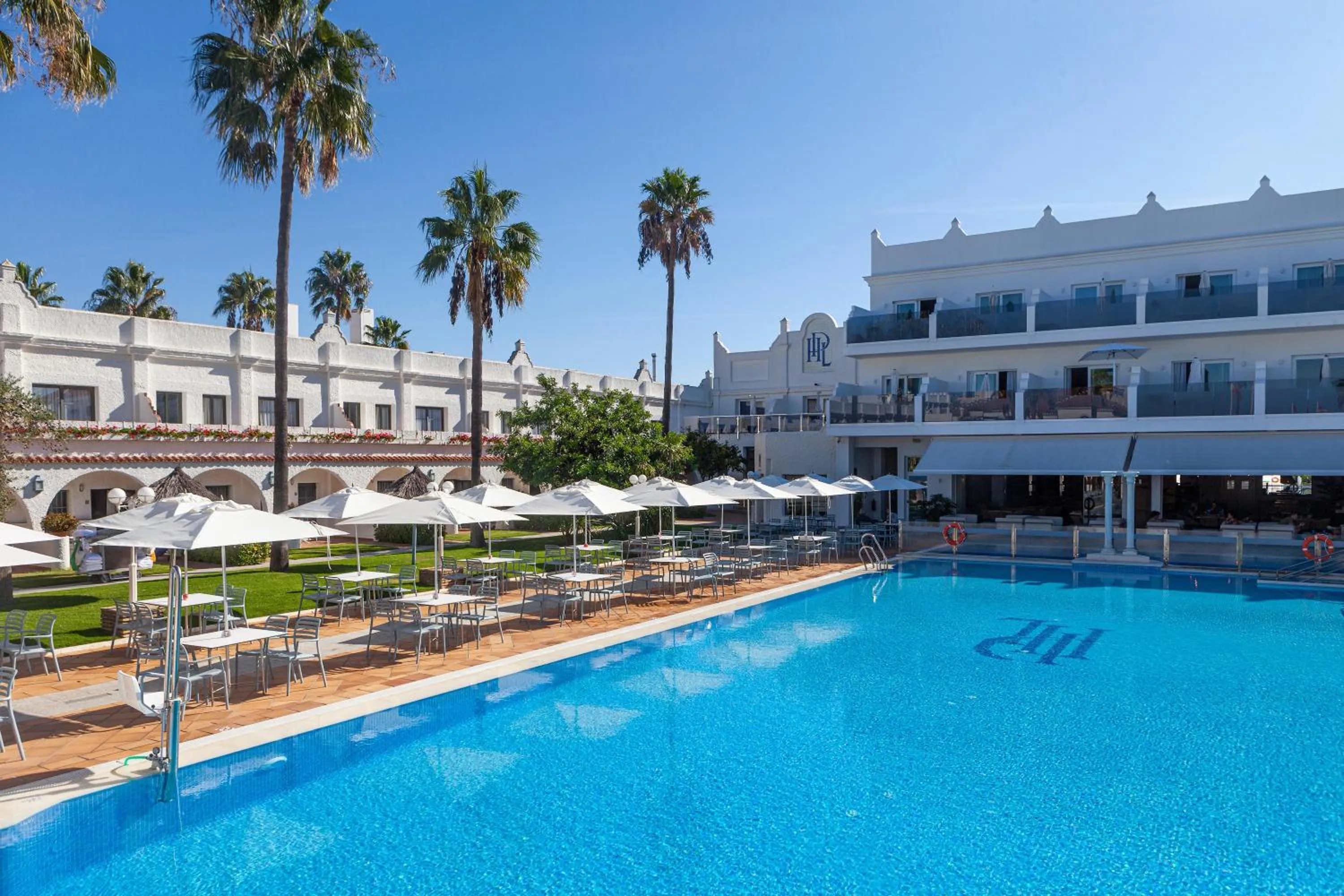 Swimming pool in Playa de la Luz