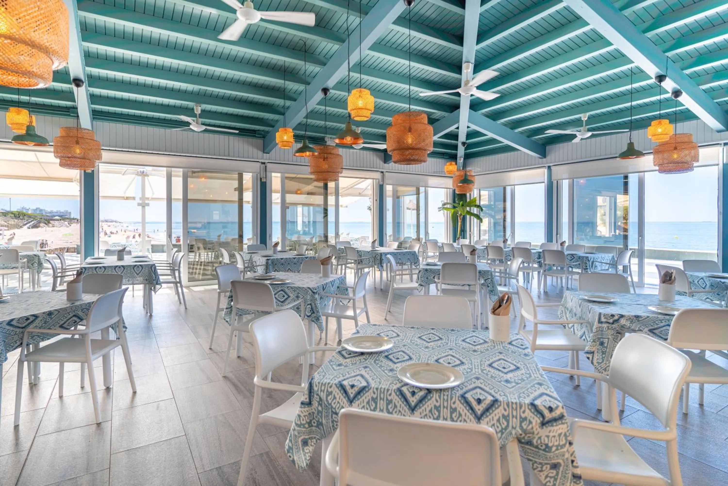 Restaurant/places to eat in Playa de la Luz