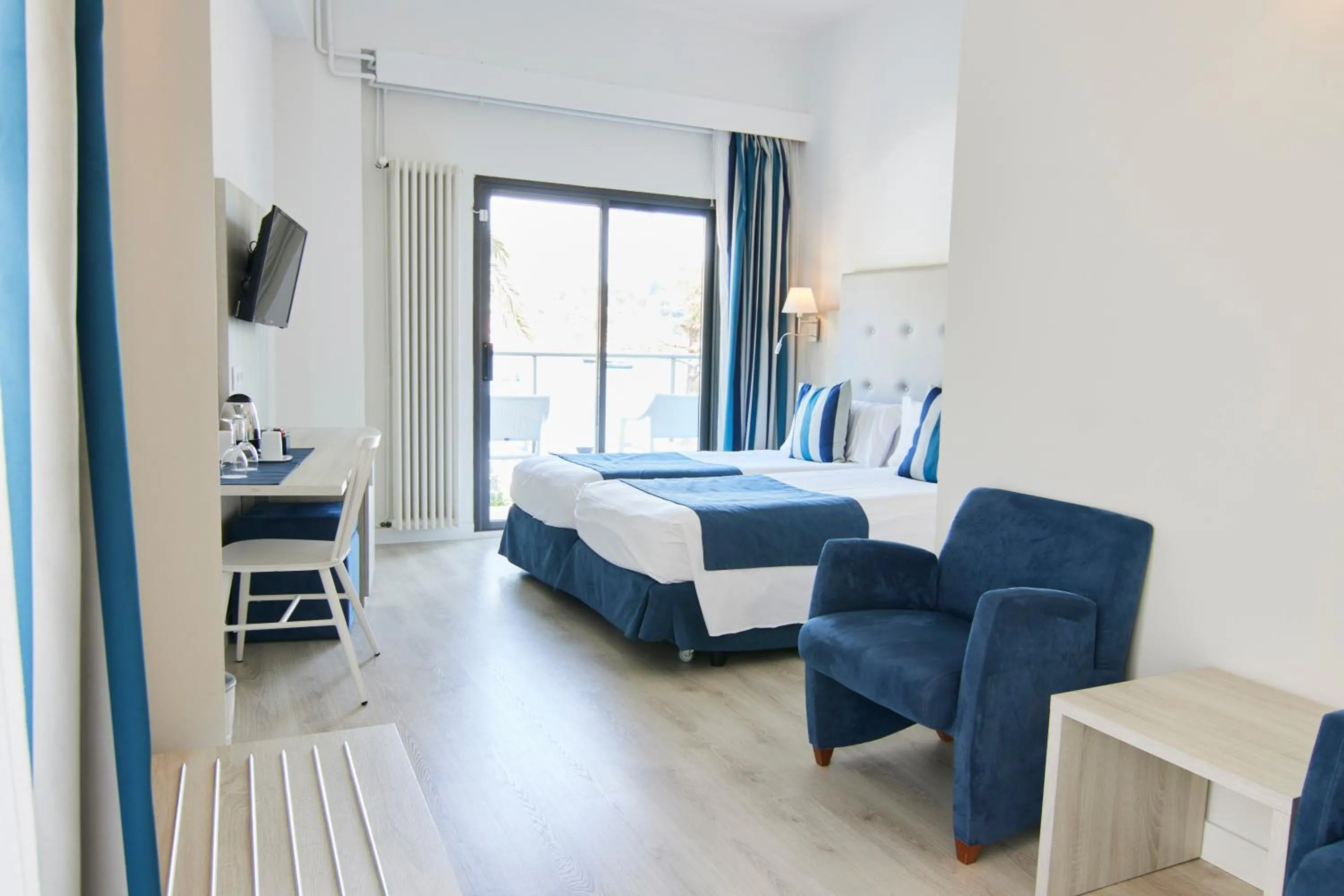 Photo of the whole room, Bed in Los Geranios