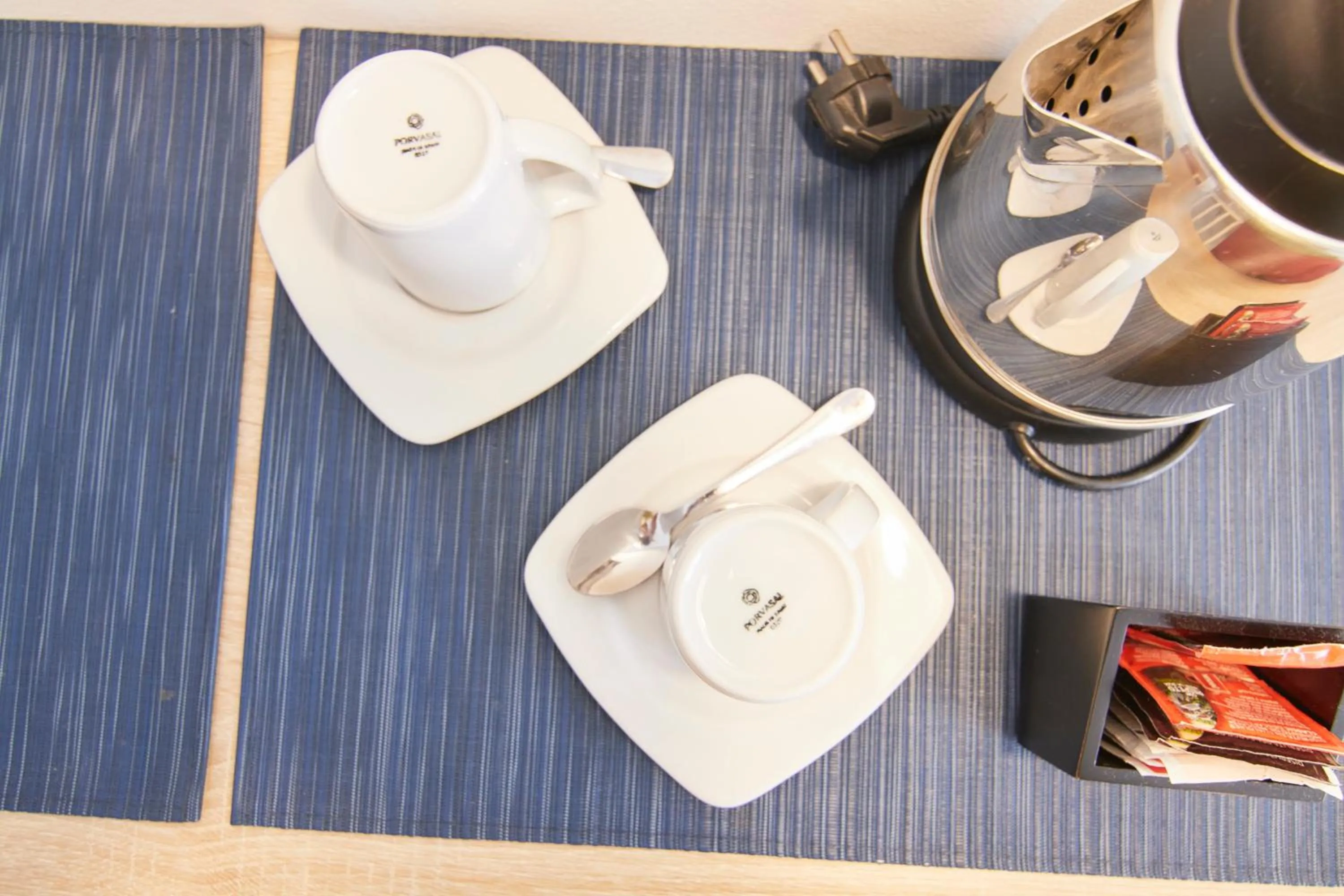 Coffee/tea facilities in Los Geranios