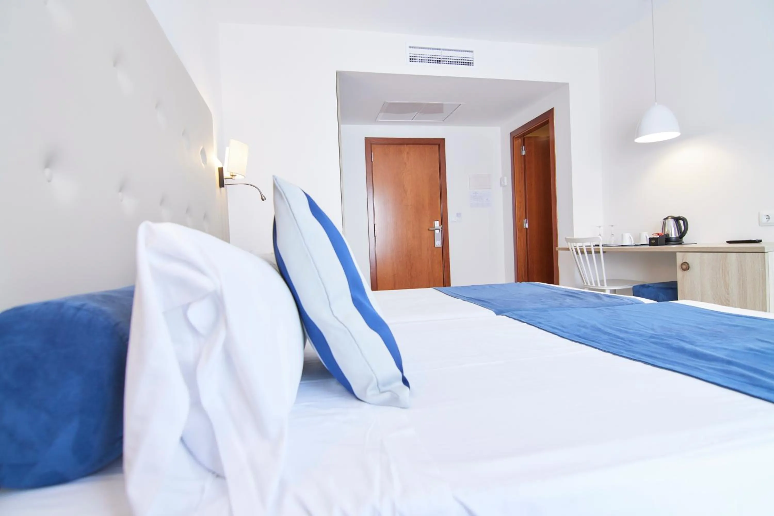 Photo of the whole room, Bed in Los Geranios