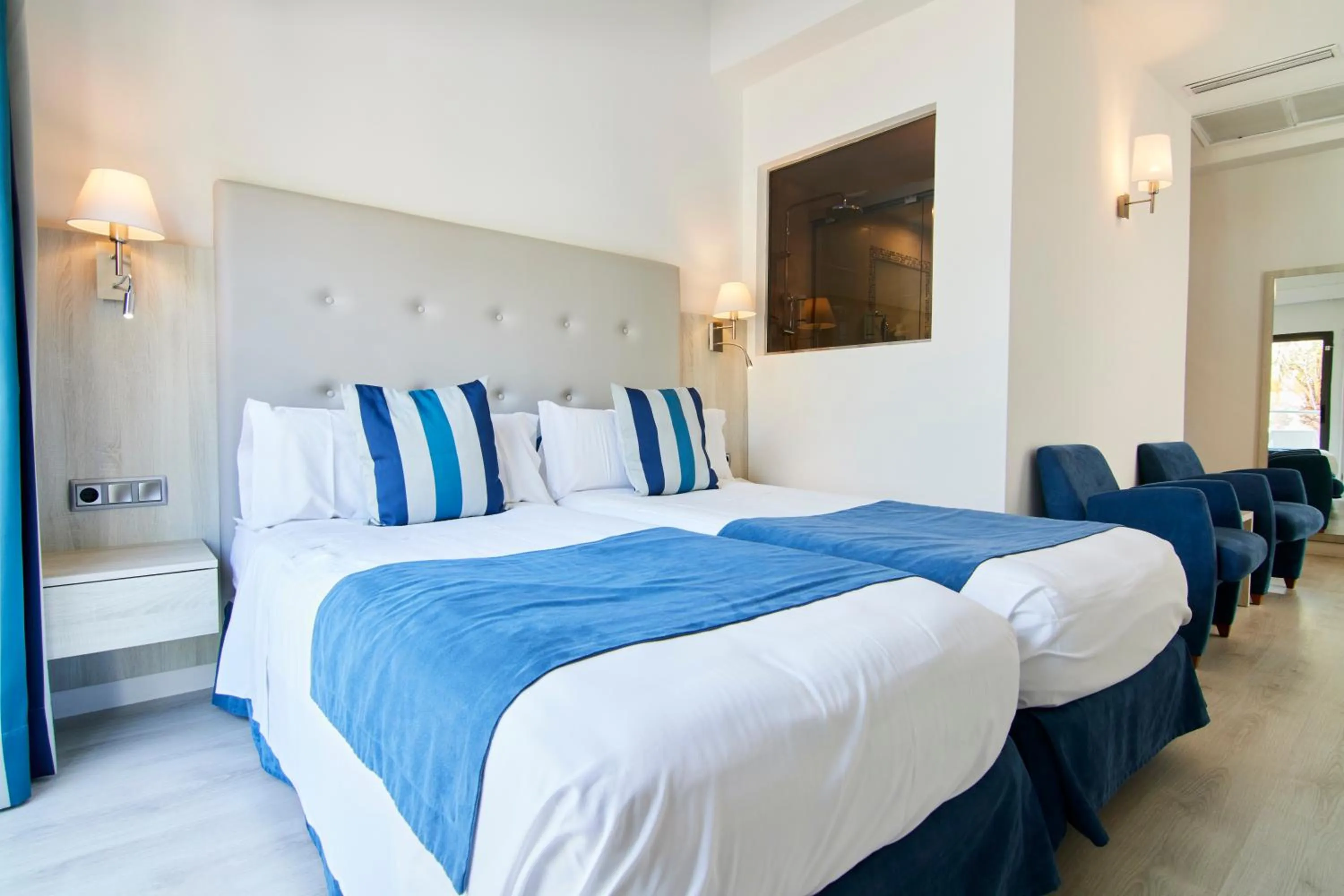 Photo of the whole room, Bed in Los Geranios