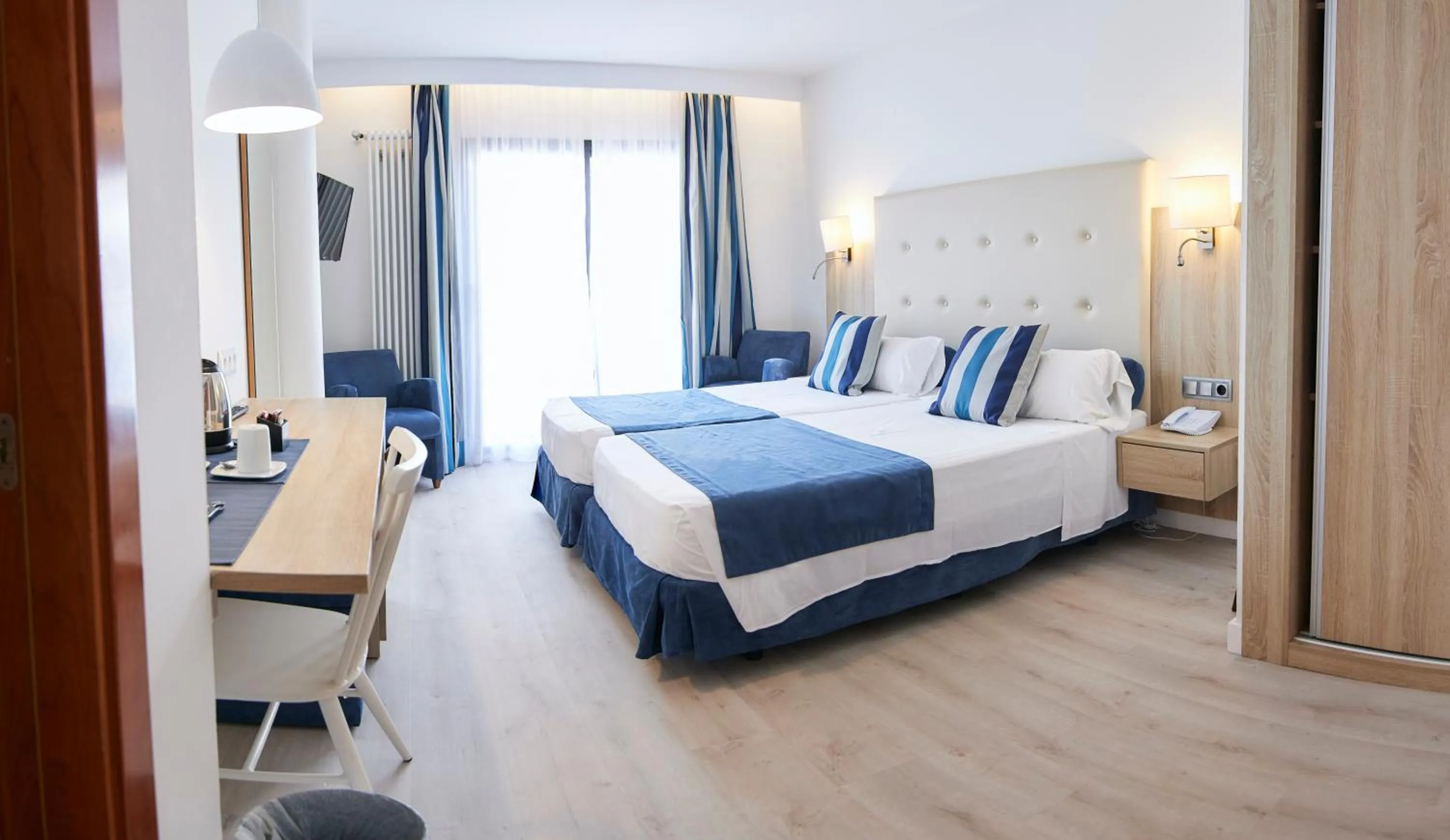 Photo of the whole room, Bed in Los Geranios