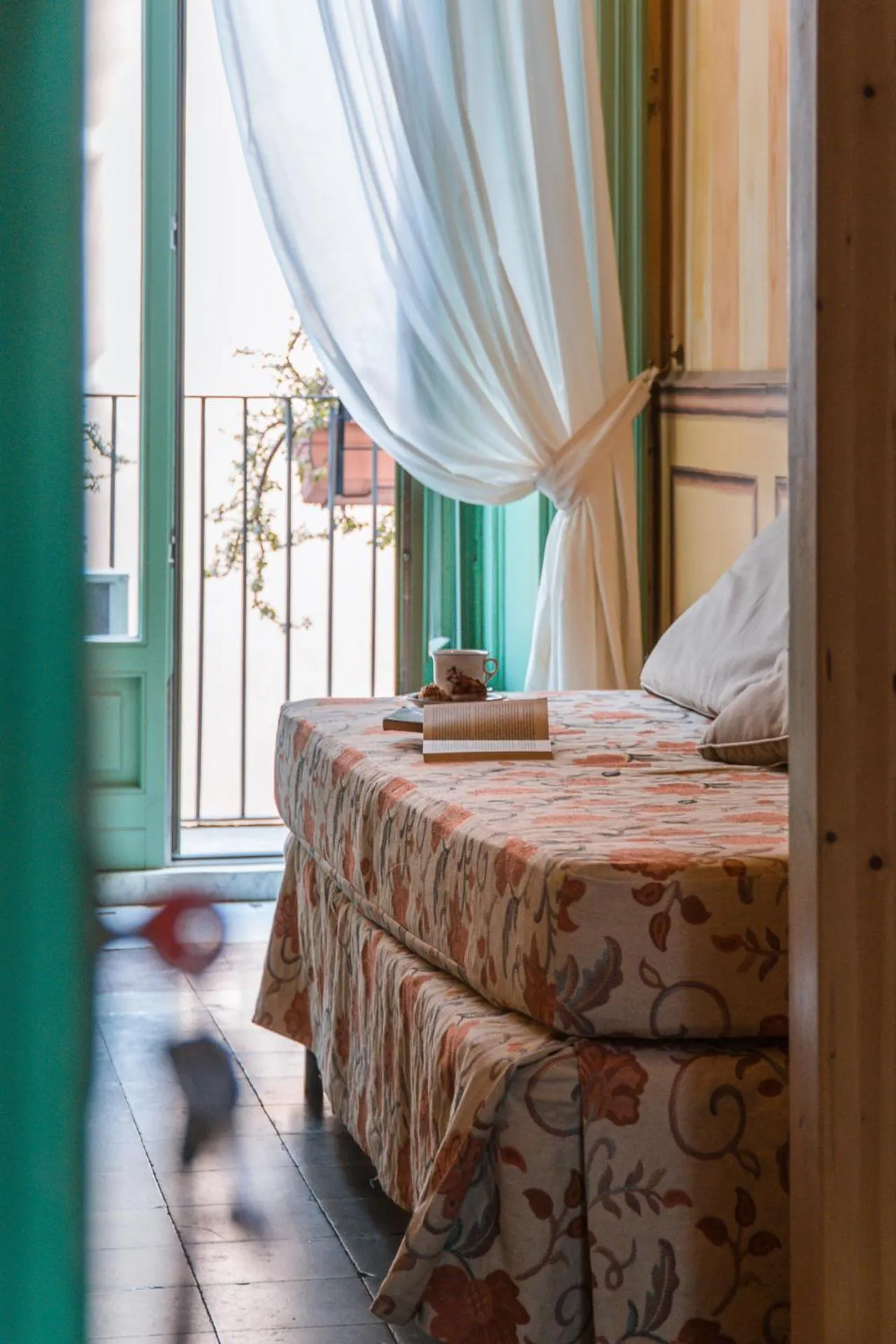 Seating area, Bed in Casa D'aria