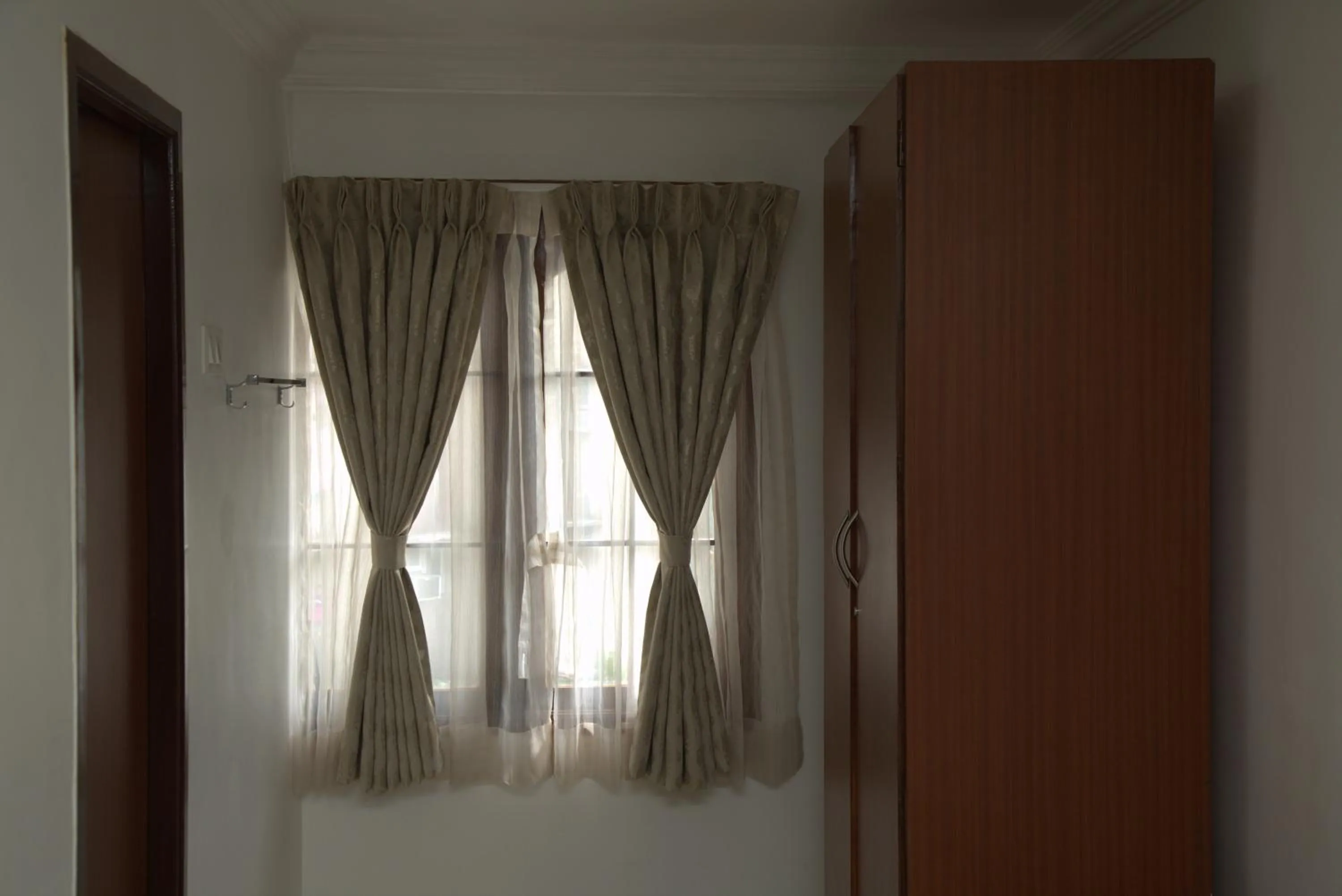 wardrobe in Kings Hotel Egmore