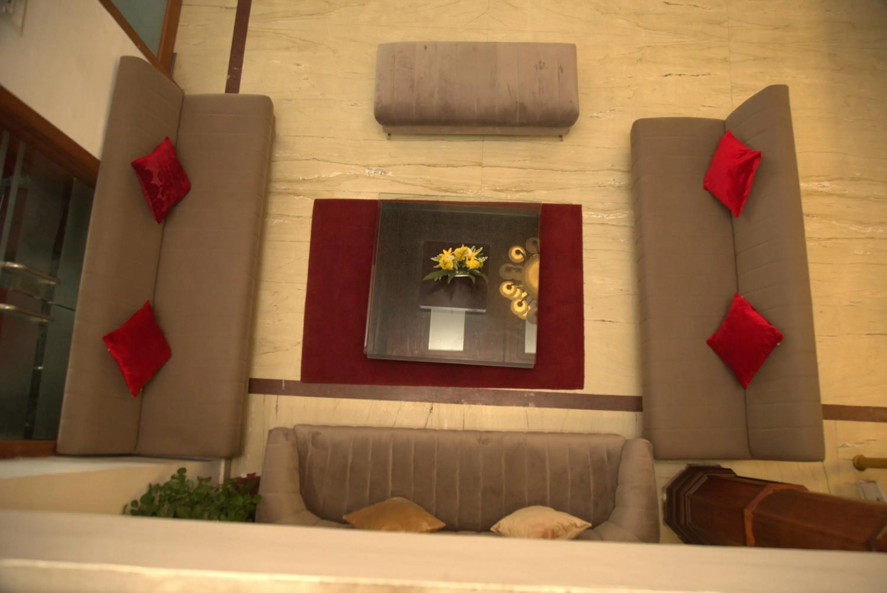 Living room in Kings Hotel Egmore