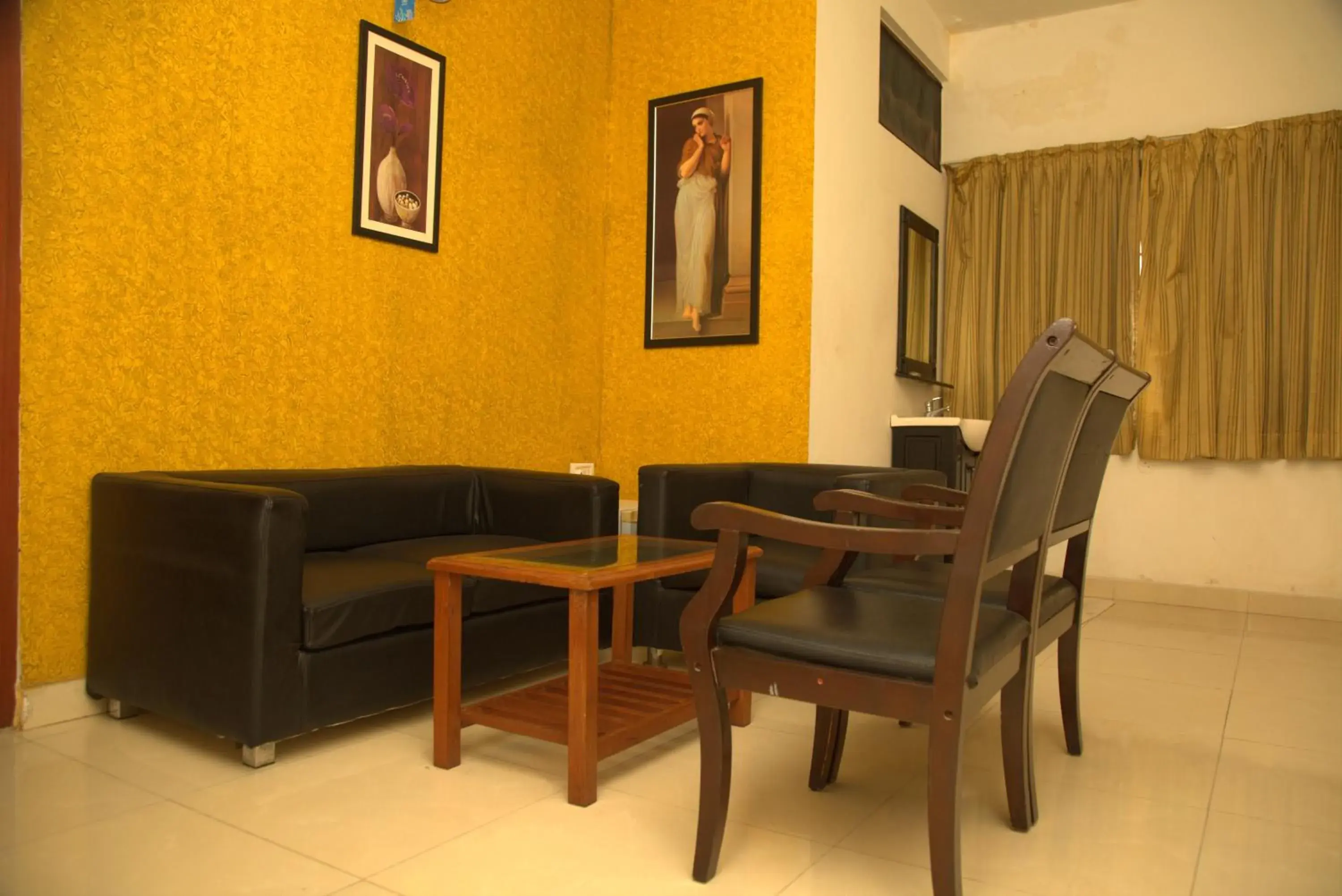 Living room in Kings Hotel Egmore Living room in Kings Hotel Egmore