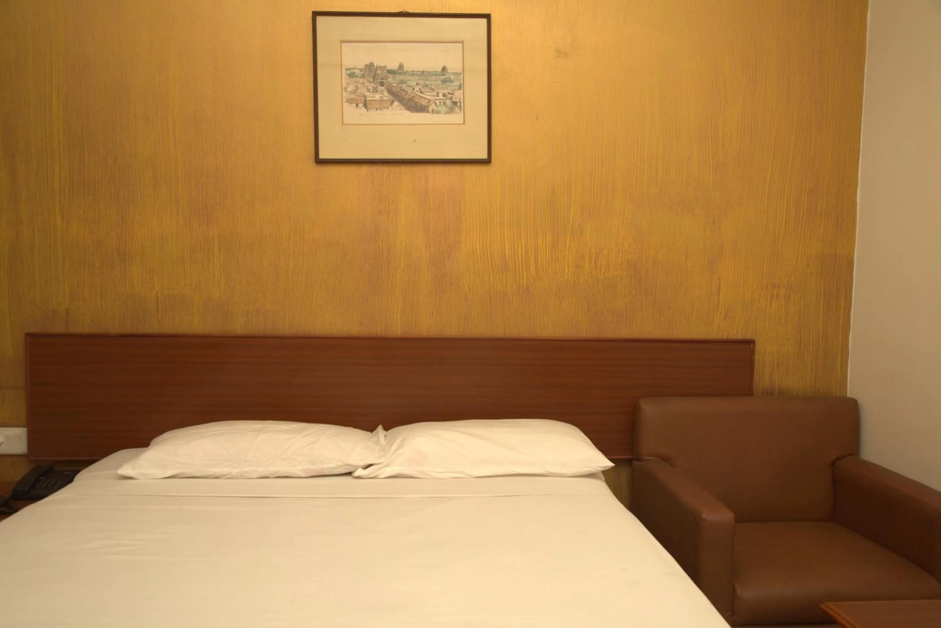 Bed in Kings Hotel Egmore