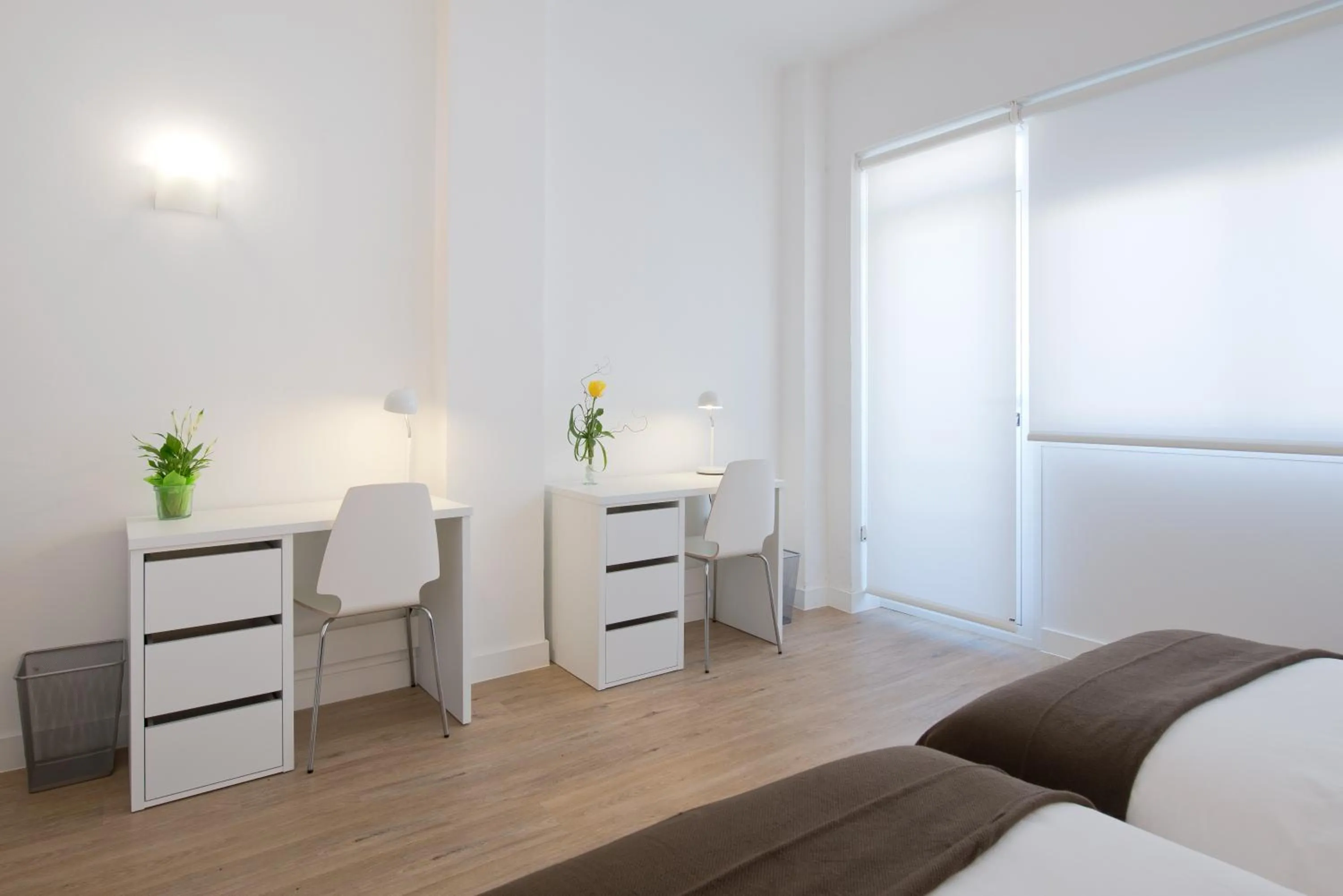 Photo of the whole room, Bed in NeoMagna Madrid