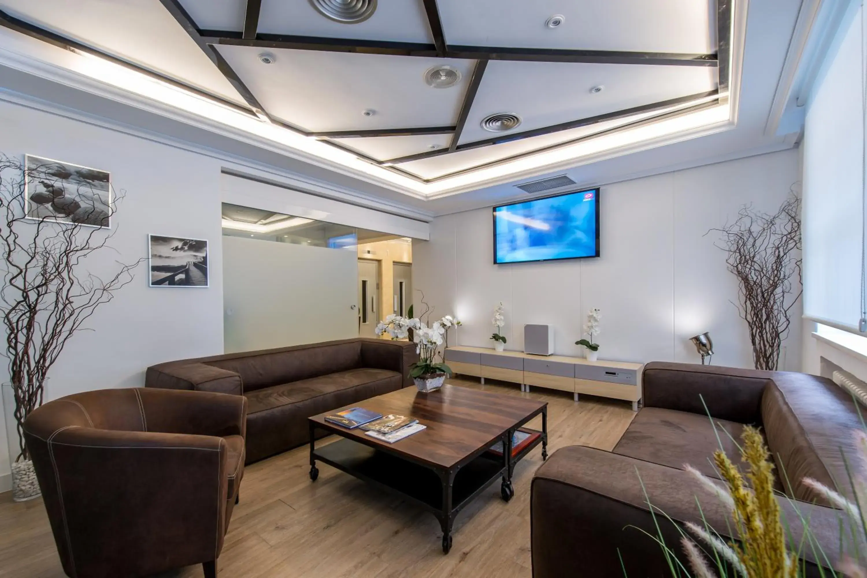 Lobby or reception in NeoMagna Madrid Lobby or reception in NeoMagna Madrid