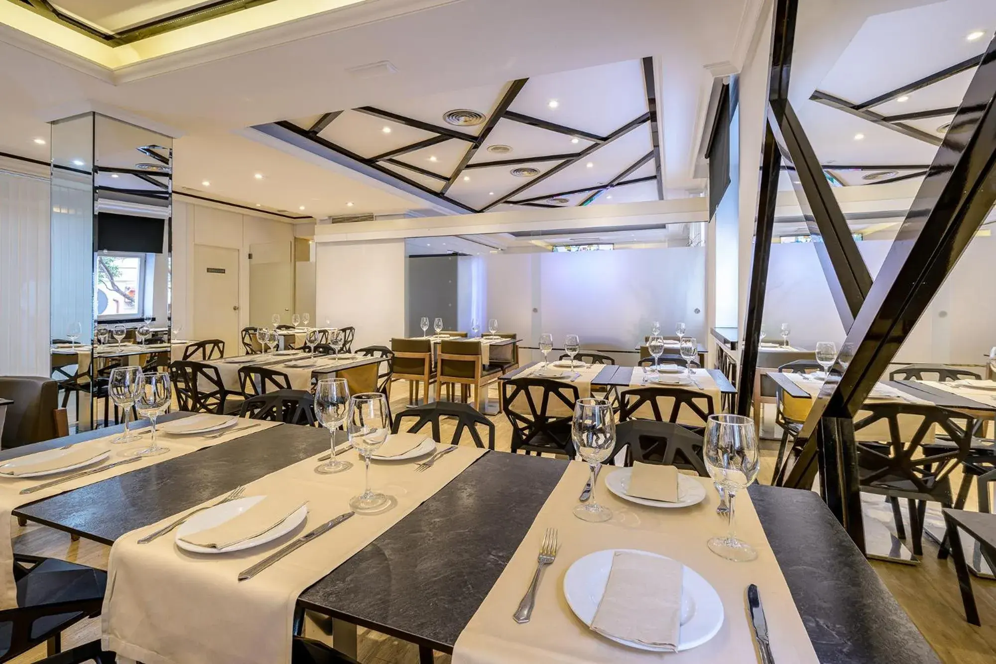 Restaurant/places to eat in NeoMagna Madrid Restaurant/places to eat in NeoMagna Madrid