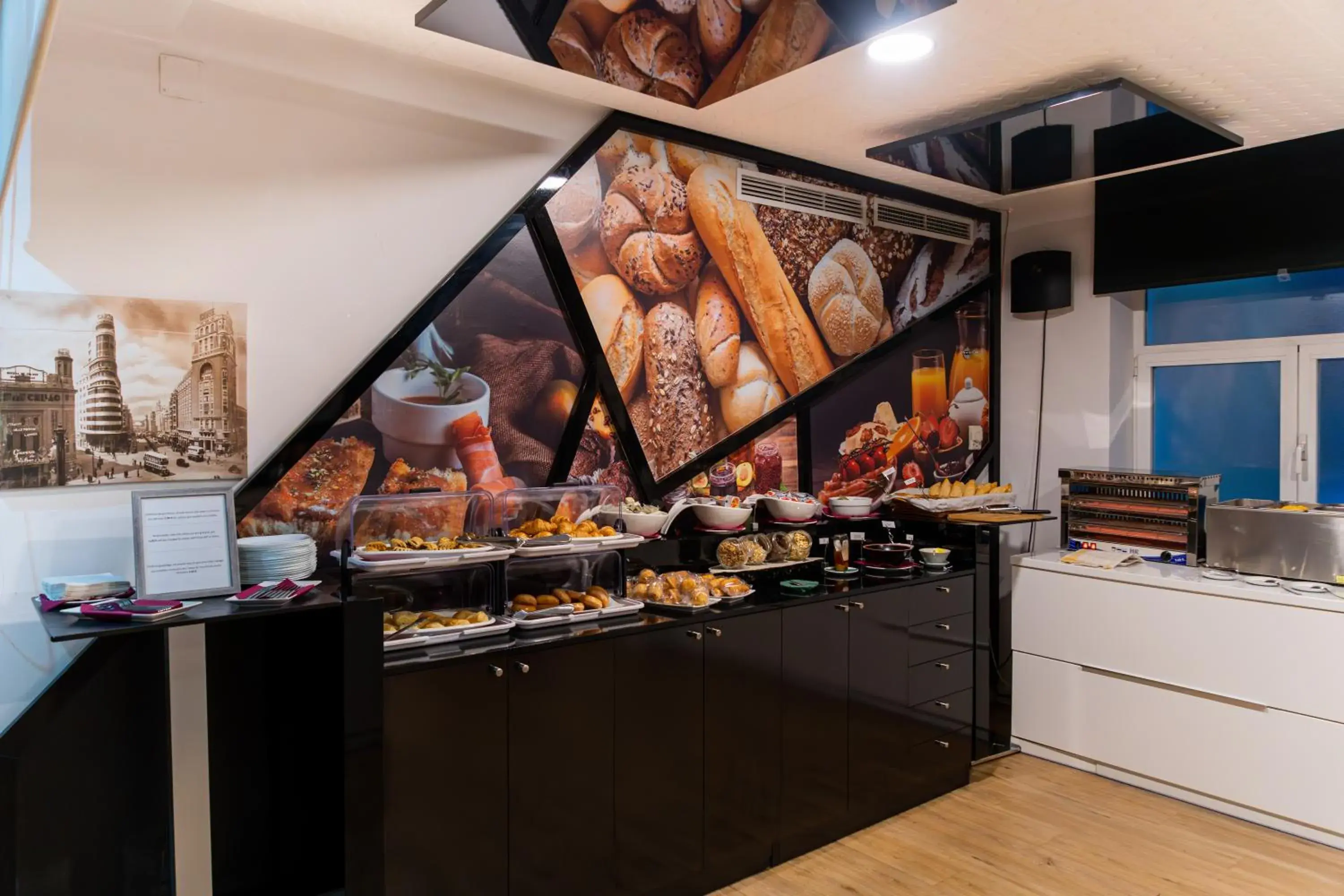 Buffet breakfast in NeoMagna Madrid Buffet breakfast in NeoMagna Madrid