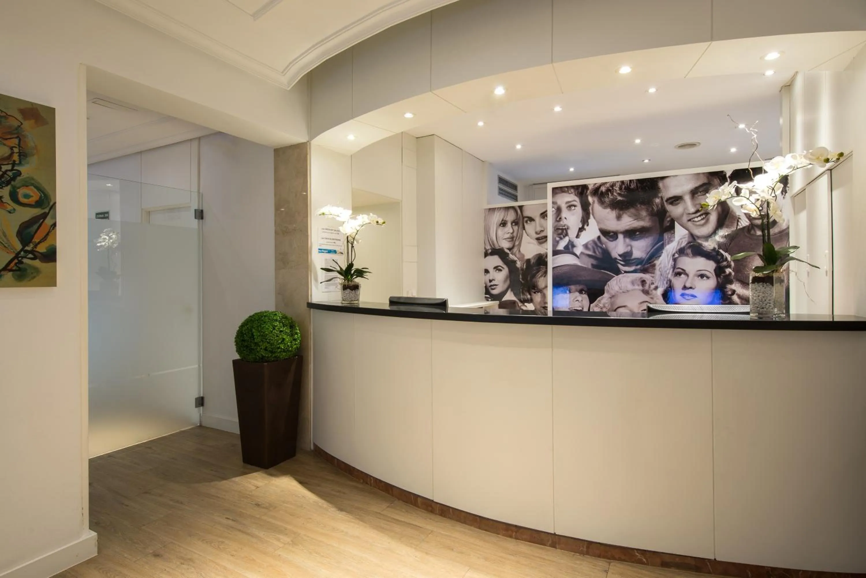 Lobby or reception in NeoMagna Madrid