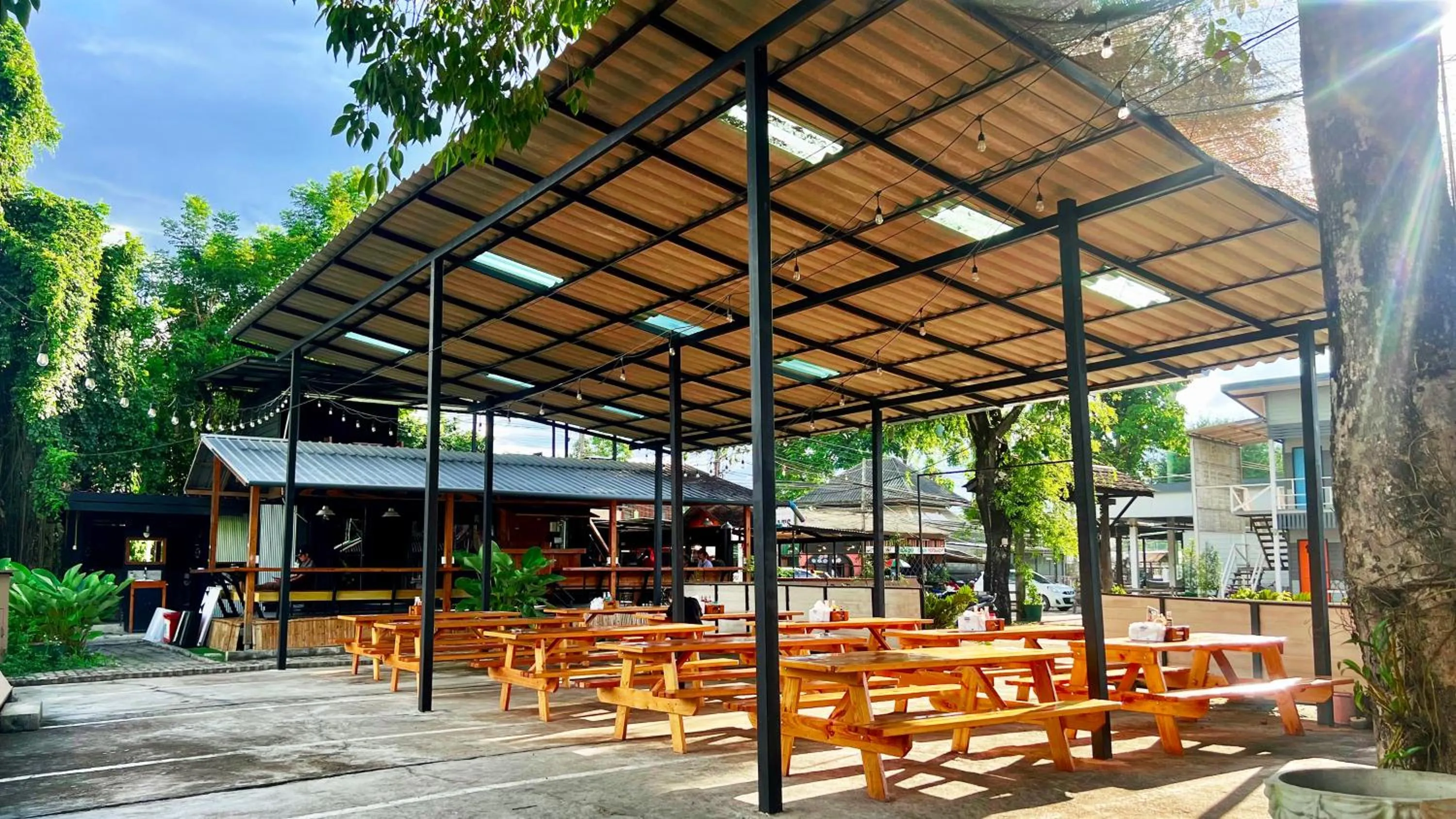 Patio in Revolution Hostel Pai