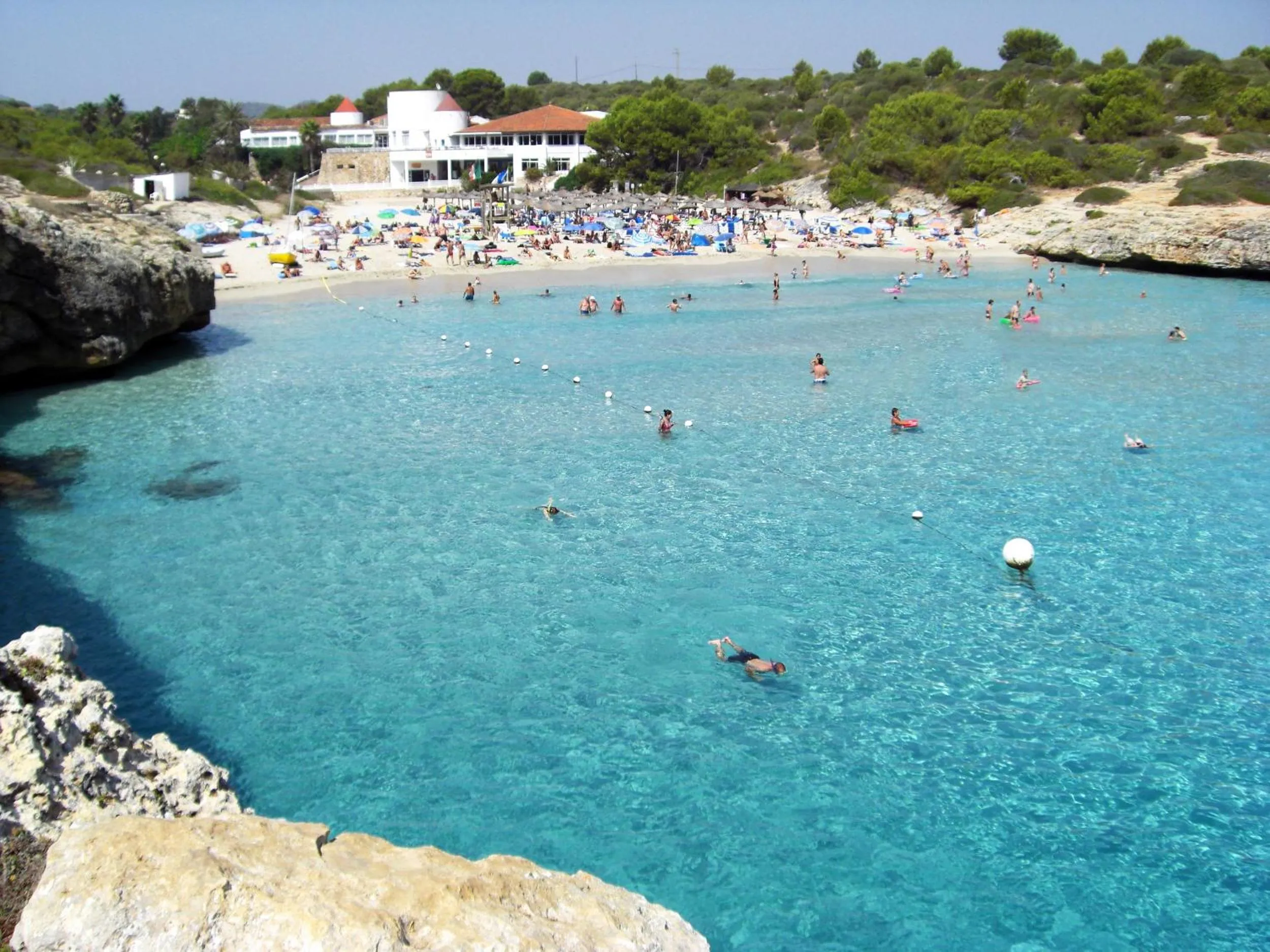 Area and facilities in HSM Canarios Park