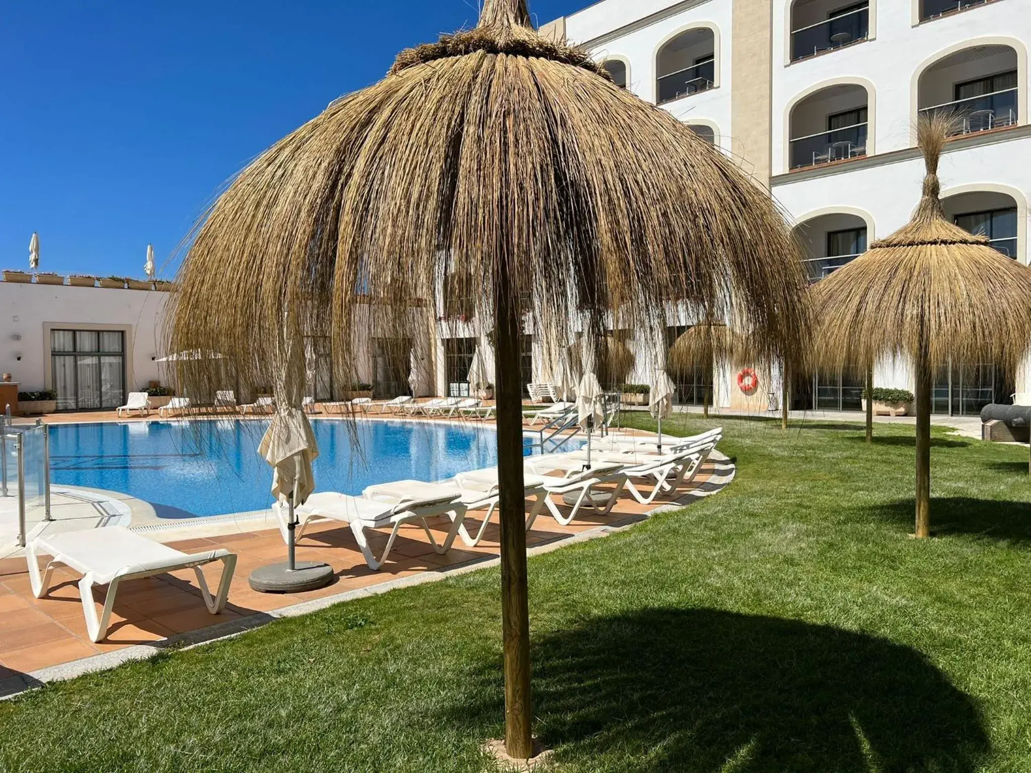 Swimming pool in Hotel Duque de Najera Swimming pool in Hotel Duque de Najera
