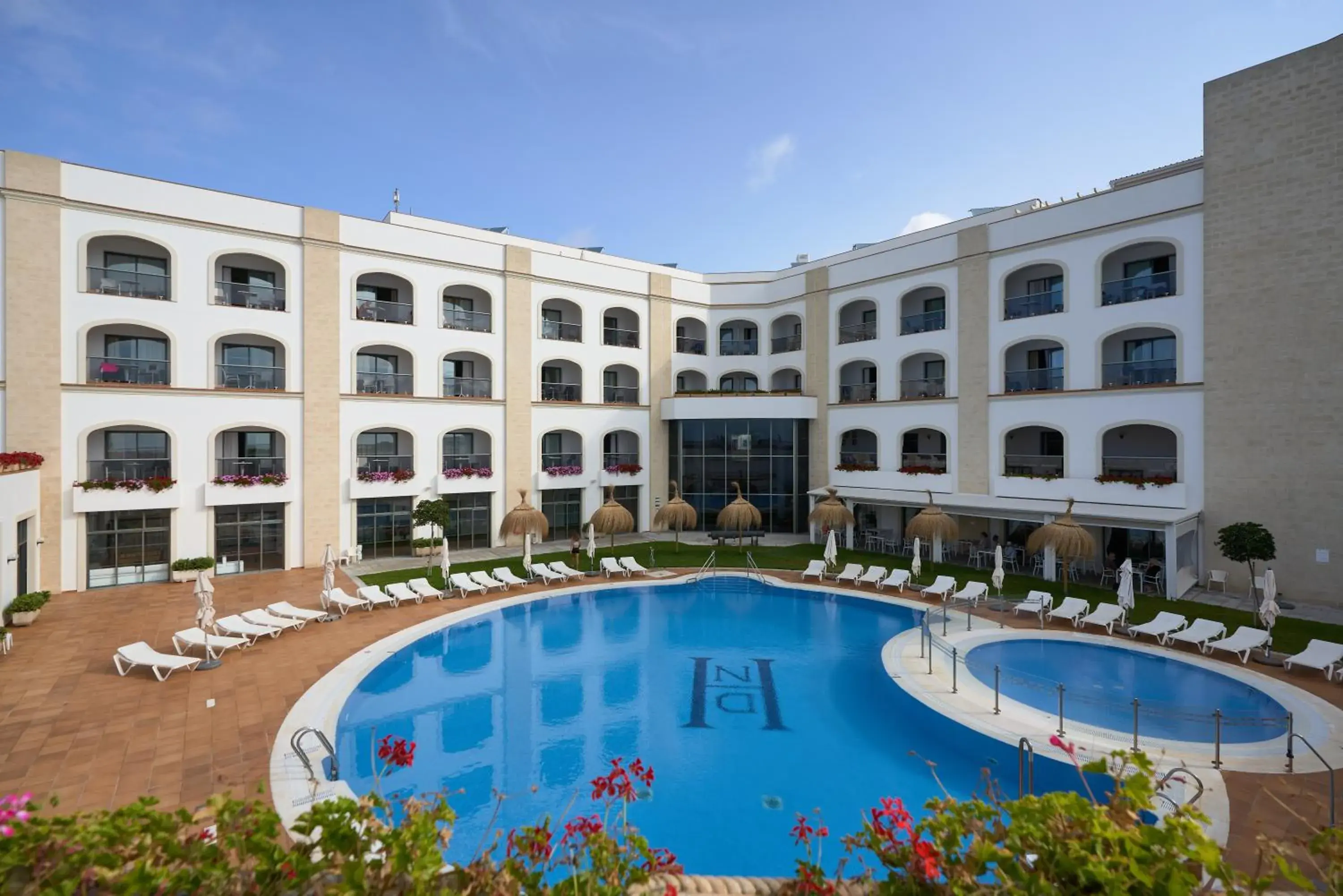 Facade/entrance in Hotel Duque de Najera Facade/entrance in Hotel Duque de Najera